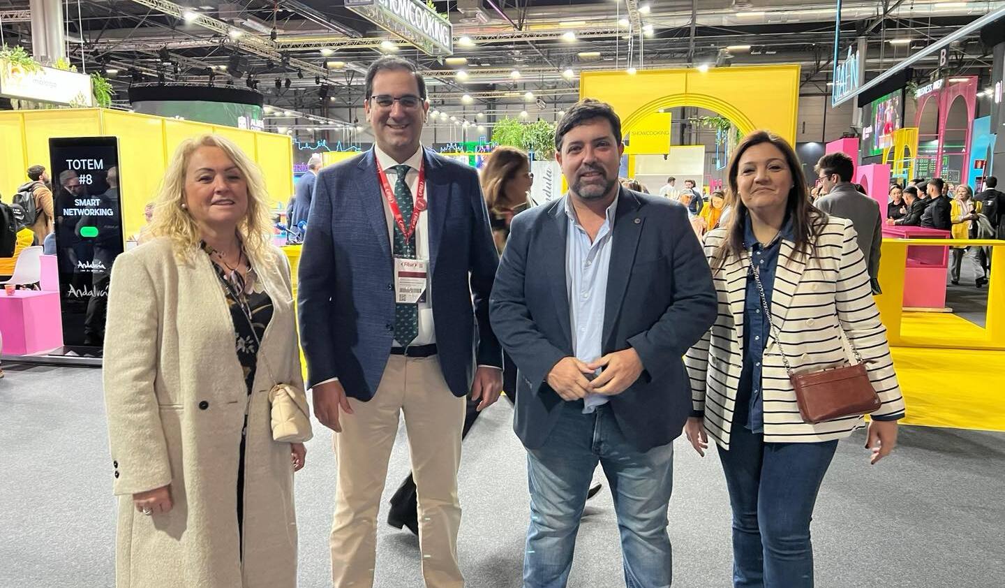 La comitiva de Lora del Río en Fitur.