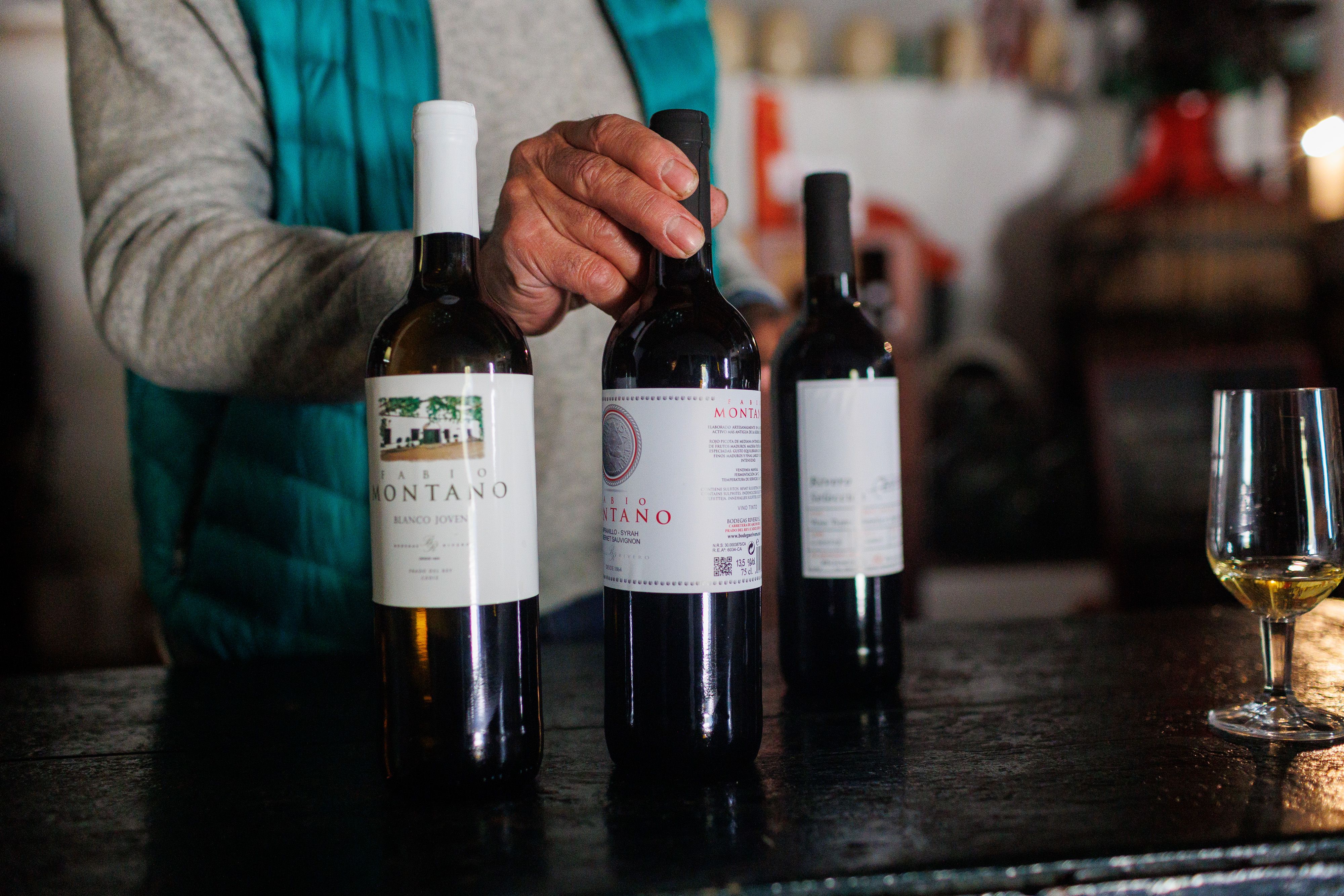 Los distintos vinos que producen bajo la etiqueta Fabio Montano.