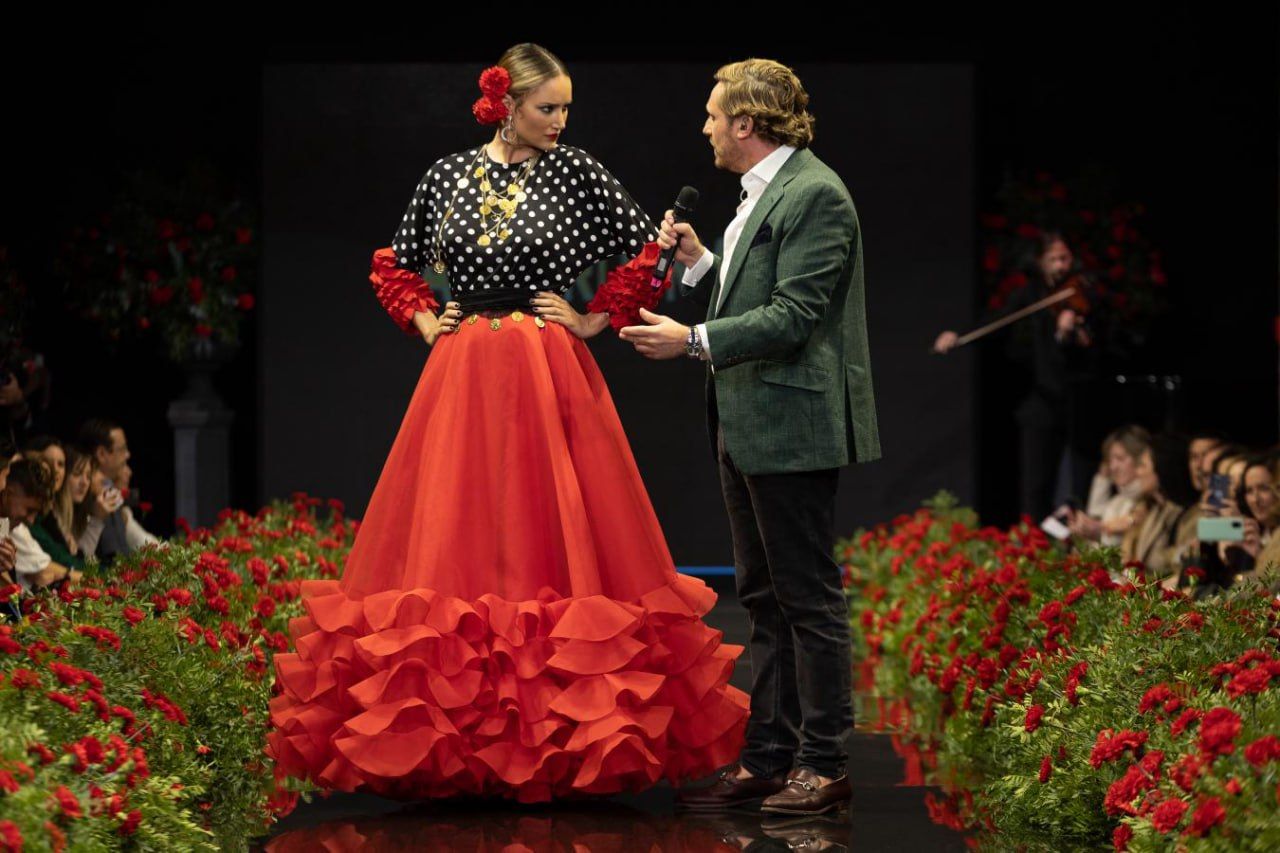 Juan Peña y Alba Carrillo en el la pasarela jerezana en 2023. 