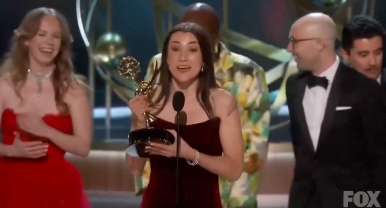 Sofía Manfredi ha recogido el Emmy al Mejor guion para una serie de variedades.