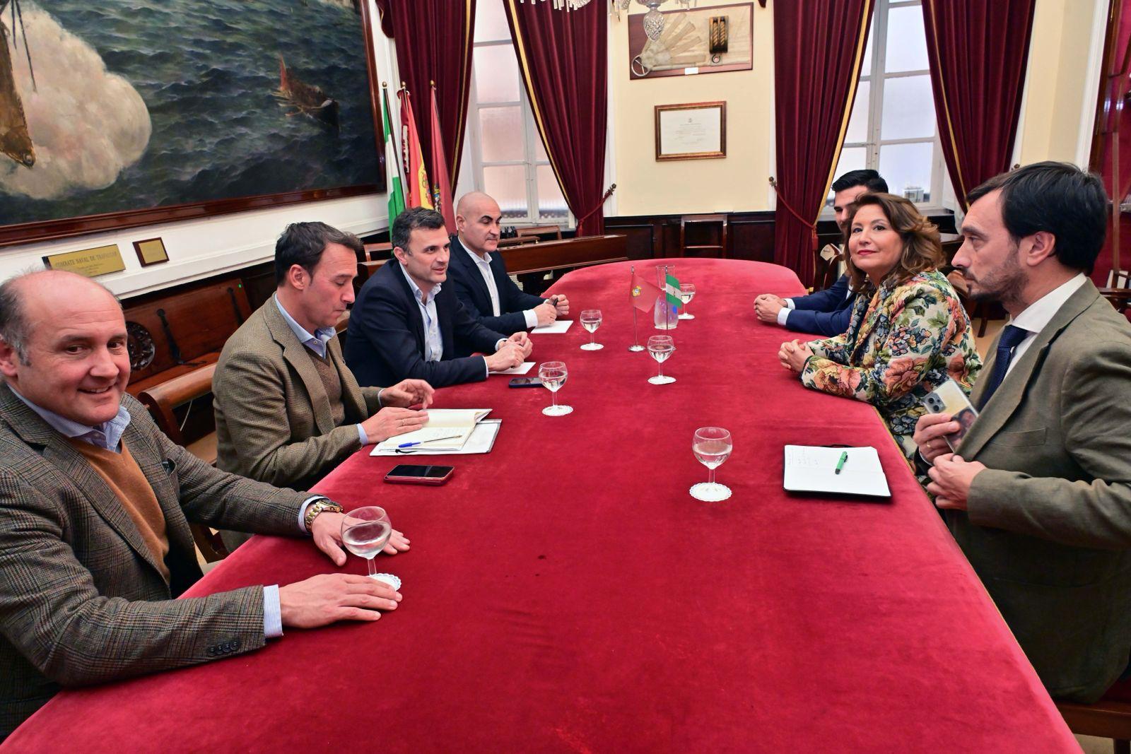 Carmen Crespo en el Ayuntamiento de Cádiz