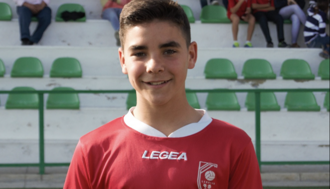 Isaac Romero, de pequeño, en la cantera del Atlético Antoniano.