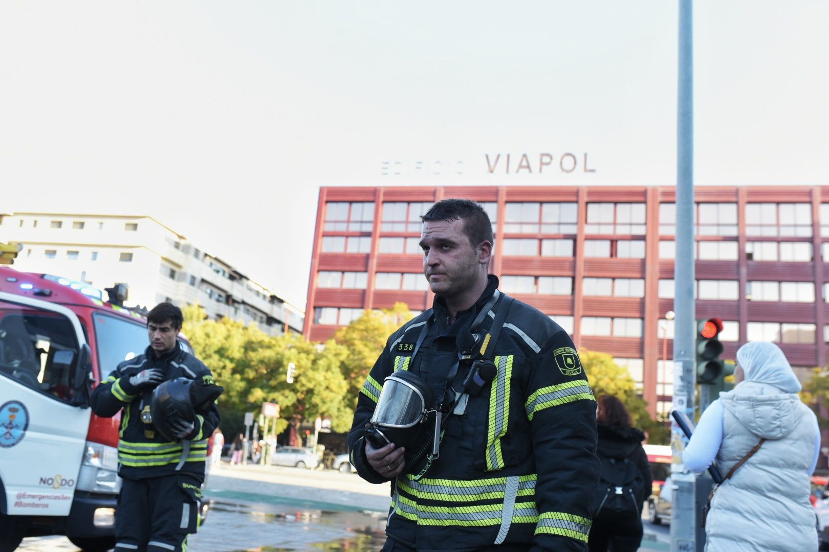 El incendio de la estación de Metro de San Bernardo y la labor de los bomberos, en imágenes