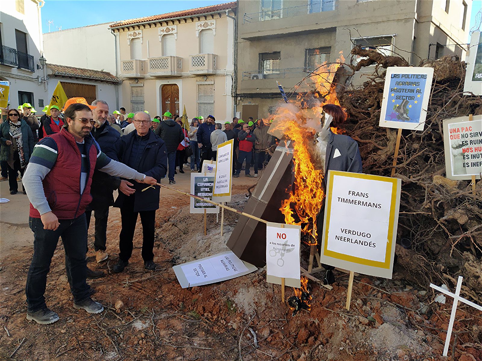 Campo español. Protesta de agricultores valencianos en solidaridad con sus homólogos franceses. 