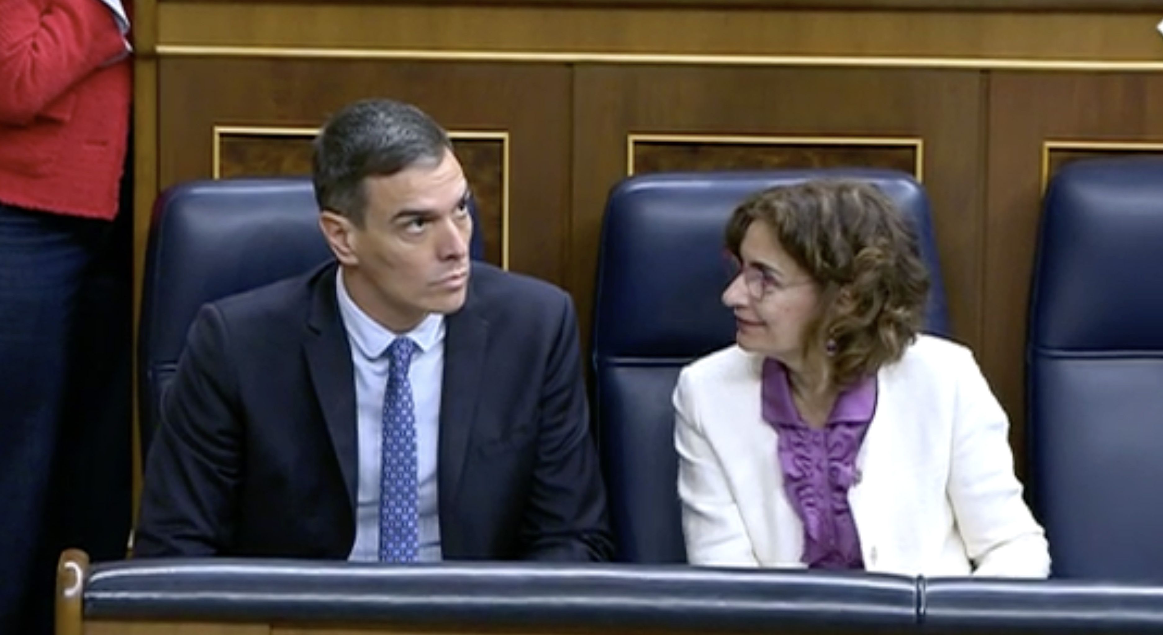 Amnistía. Pedro Sánchez y María Jesús Montero, en el Congreso de los Diputados, durante el primer debate de la ley.