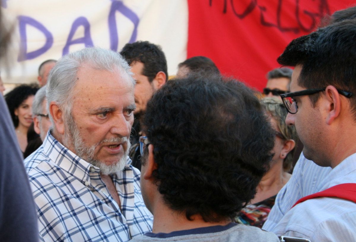 Julio Anguita, en un acto público. FOTO: Wikimedia