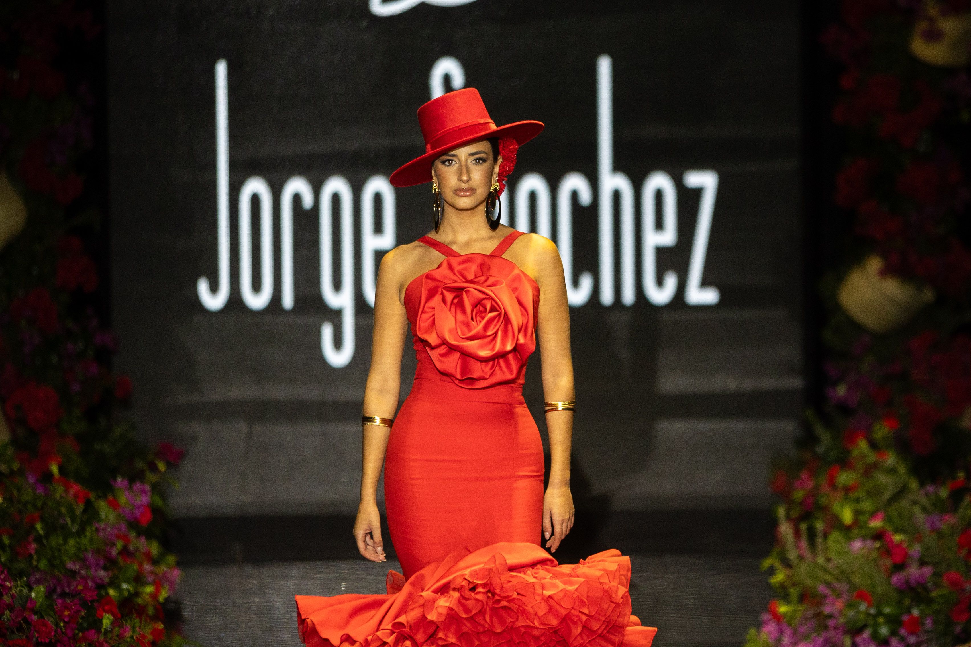 La Pasarela Flamenca de Jerez 2024 abre con Jorge Sánchez cuatro días de intensa actividad en torno a la moda en la ciudad.