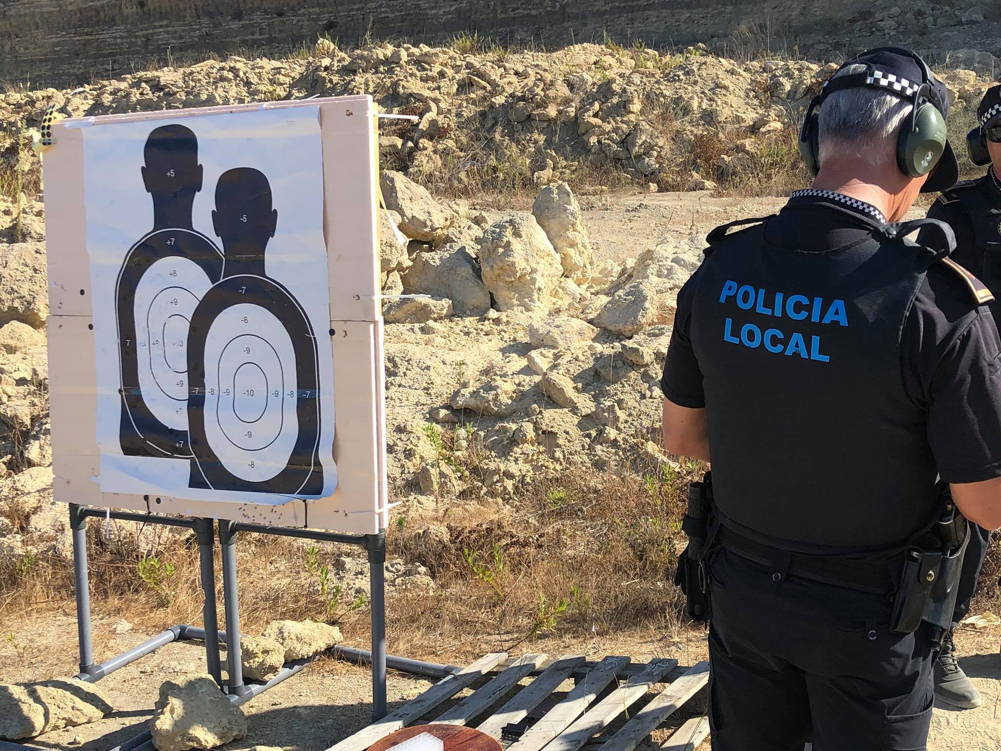 Un agente de Policía Local de San Roque, en una imagen de archivo.