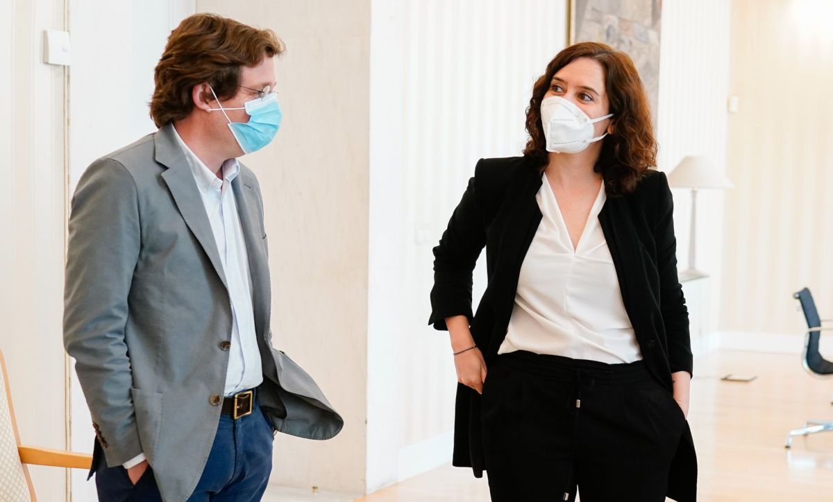 La presidenta de la Comunidad, Isabel Díaz Ayuso, con el alcalde de Madrid, José Luis Martínez-Almeida. FOTO: Comunidad de Madrid