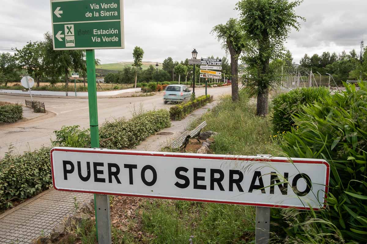 Acceso principal a Puerto Serrano, en la Sierra de Cádiz.