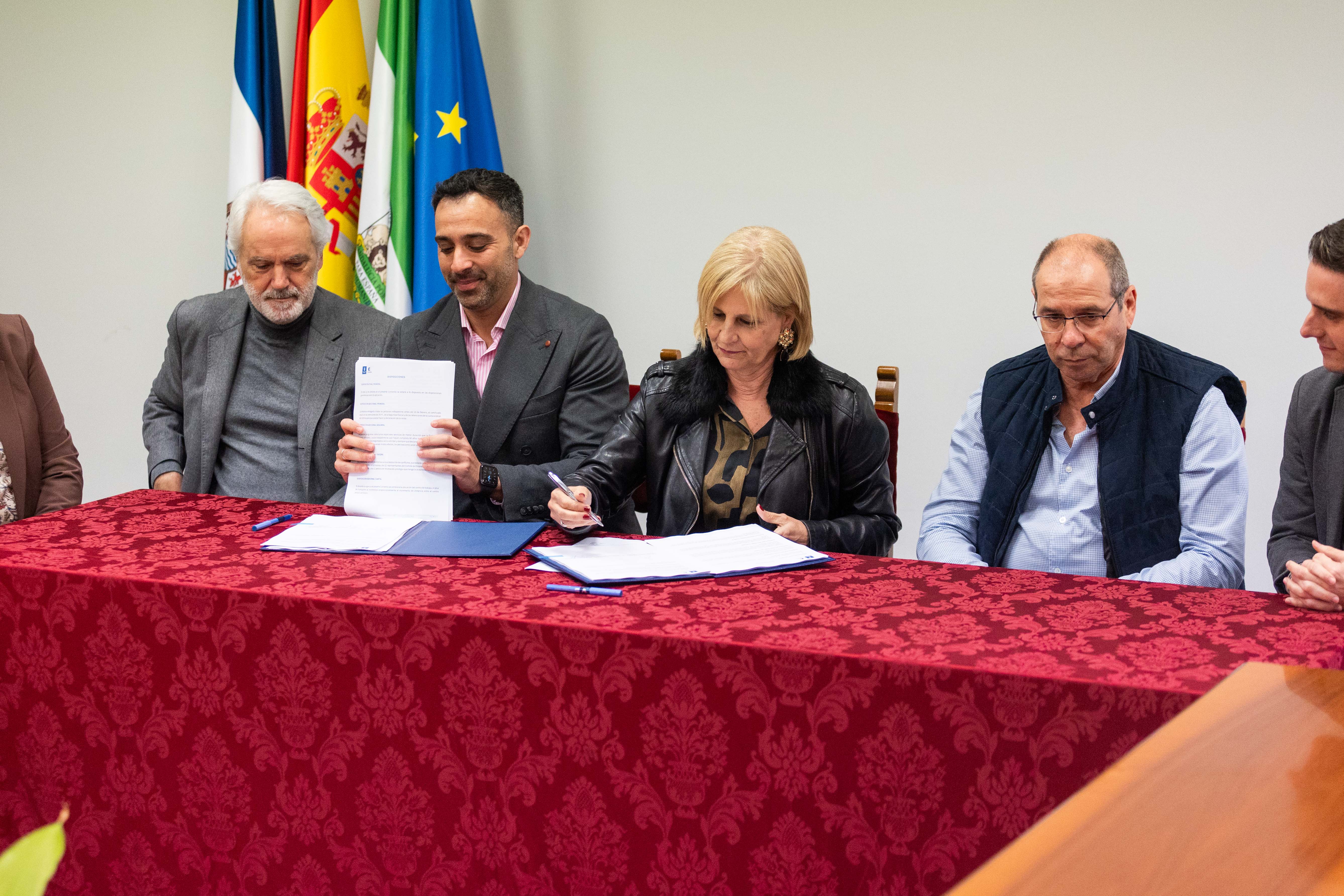 Firma del nuevo convenio de la plantilla de los autobuses de Jerez