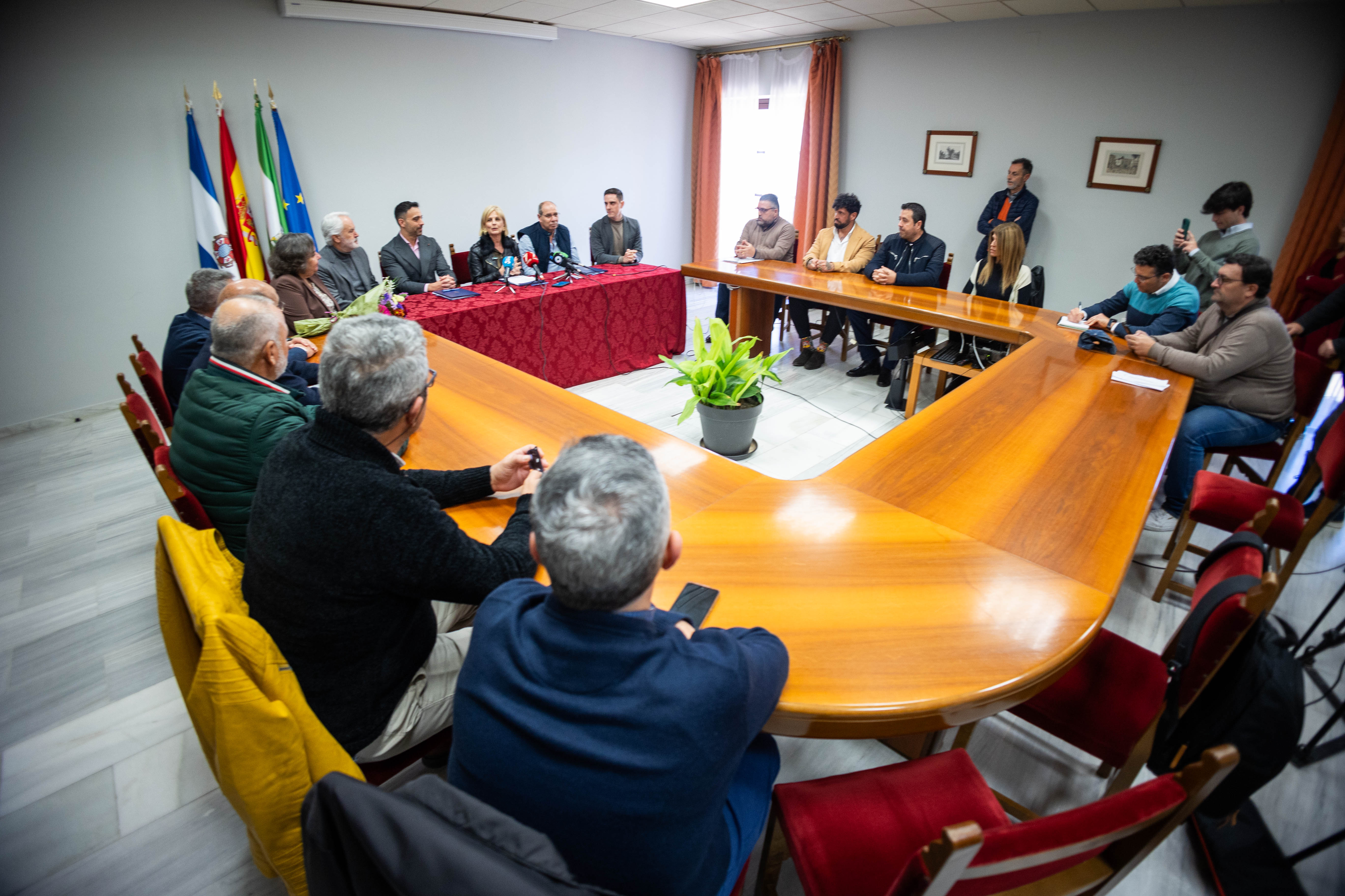 Firma del nuevo convenio de la plantilla de los autobuses de Jerez, hace unos días en el Ayuntamiento.