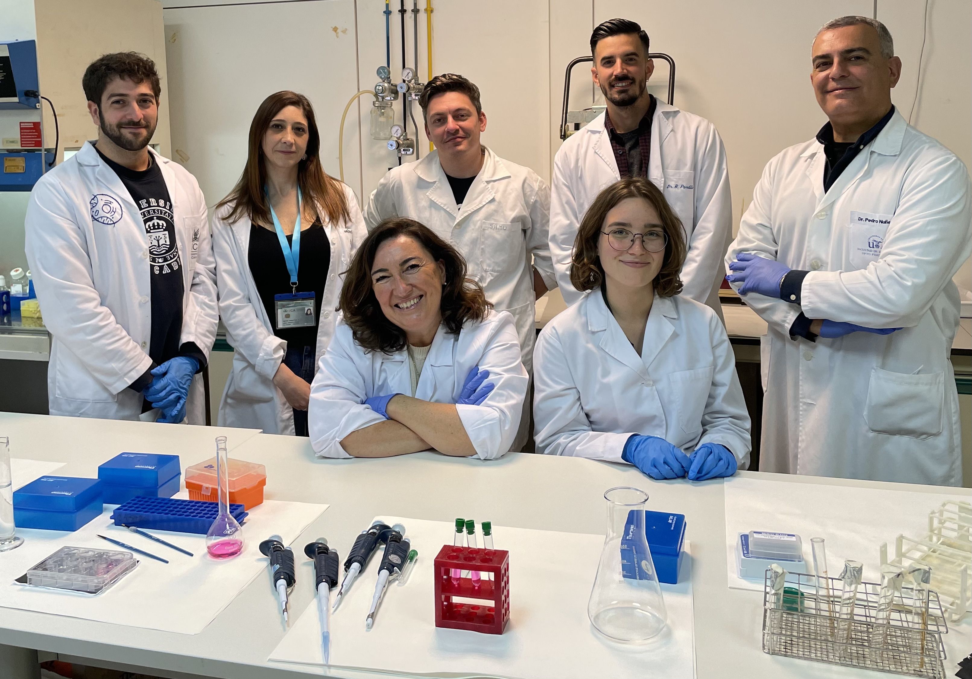 Investigadores de Cádiz y Sevilla trabajan en un fármaco para la regeneración de lesiones cerebrales. El equipo de la UCA y la US.