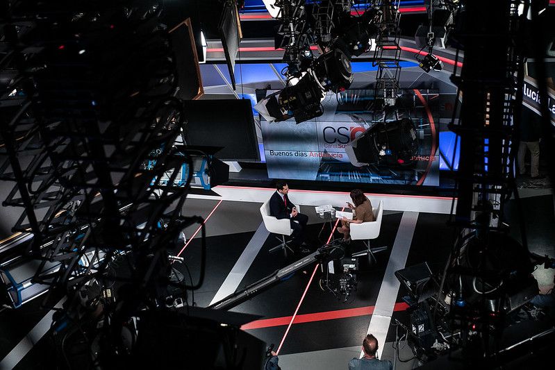 El presidente de la Junta, Juan Manuel Moreno, entrevistado en Canal Sur TV.