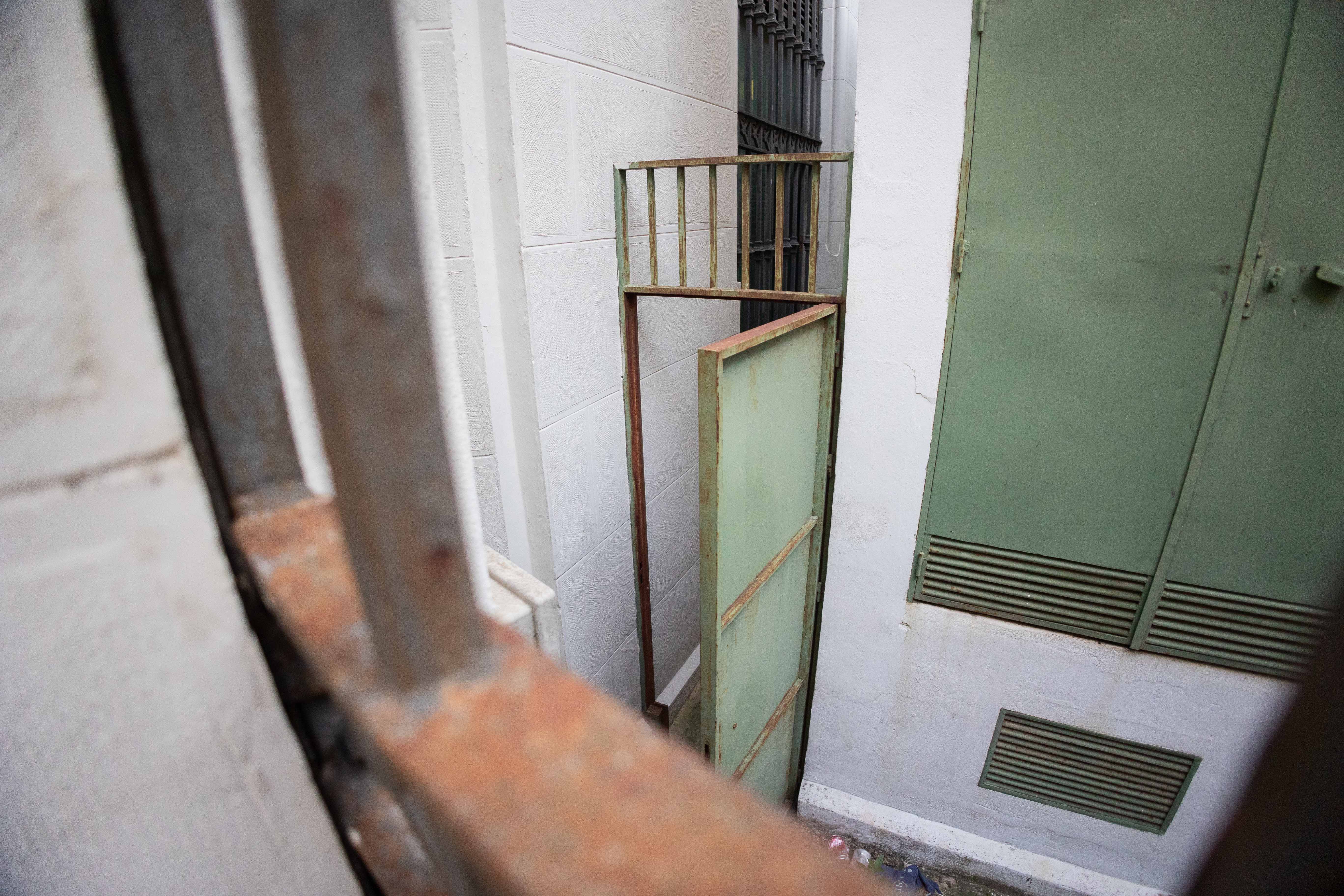 ROBO BIBLIOTECA JEREZ 6