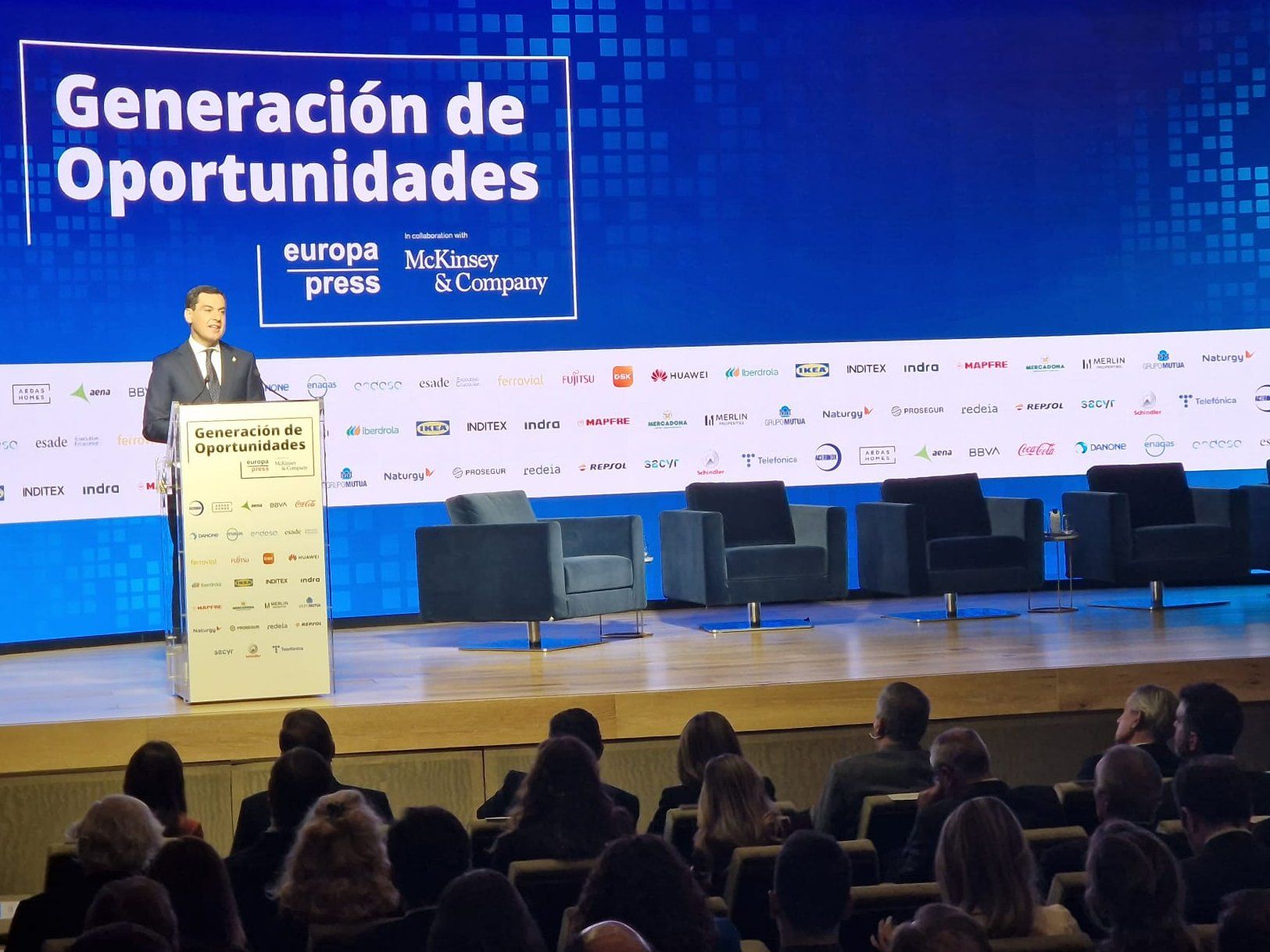 Juanma Moreno, presidente de la Junta de Andalucía, en su participación en el foro.