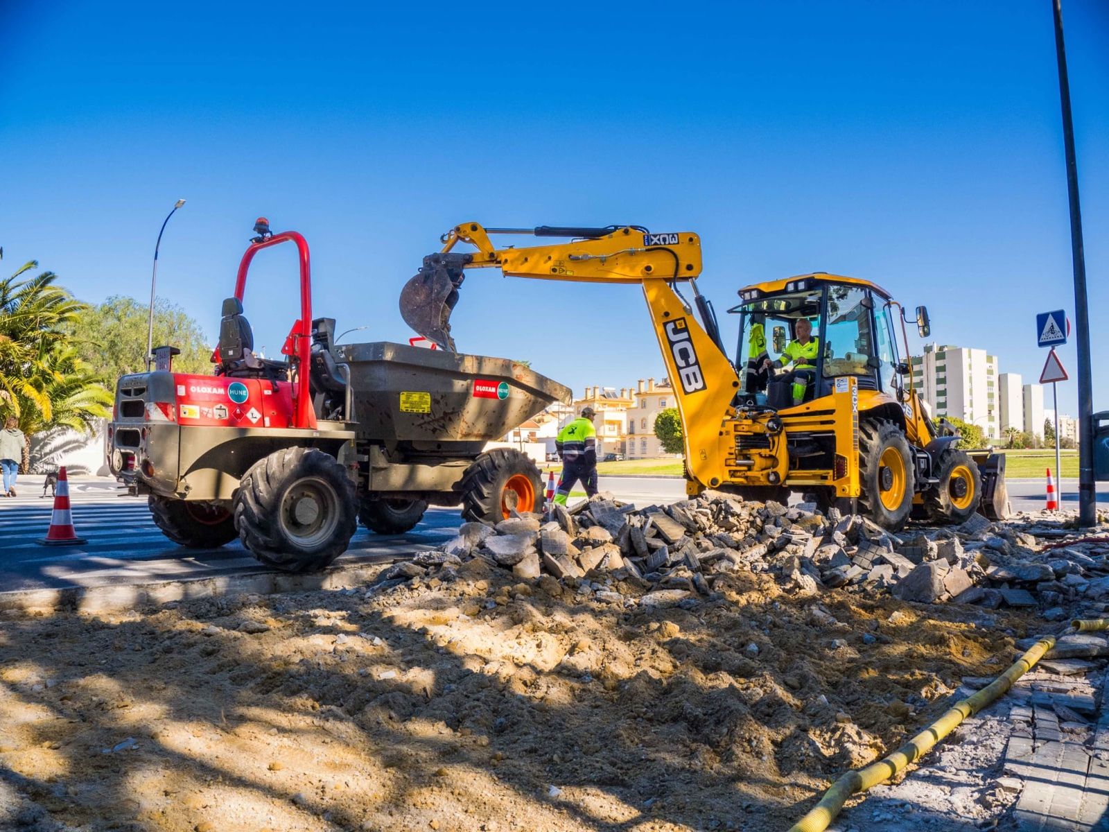 Desarrollo de las obras en la avenida de la Constitución de San Fernando. 