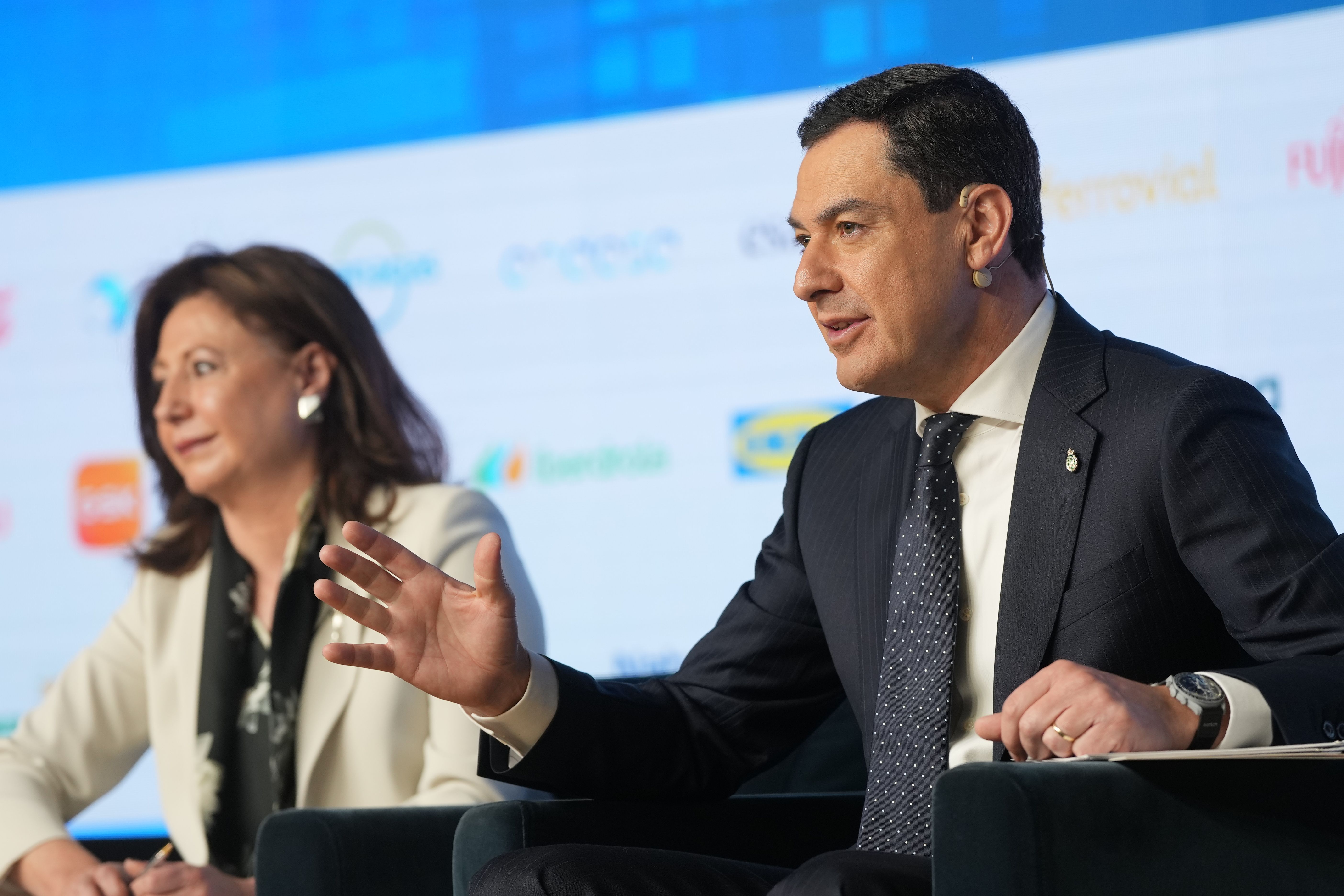 Juanma Moreno en el acto de este lunes.