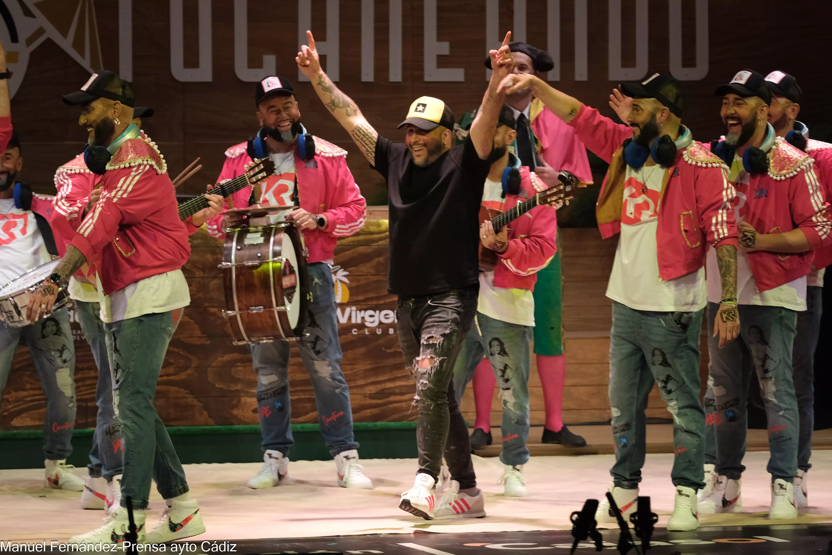 La ovacionada lección de 'El niño de Isabelita' en las tablas del Falla.