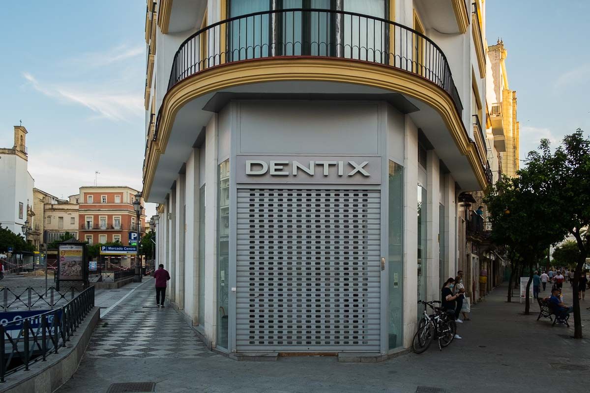 Clínica de Dentix en Jerez, en días pasados. FOTO: MANU GARCÍA