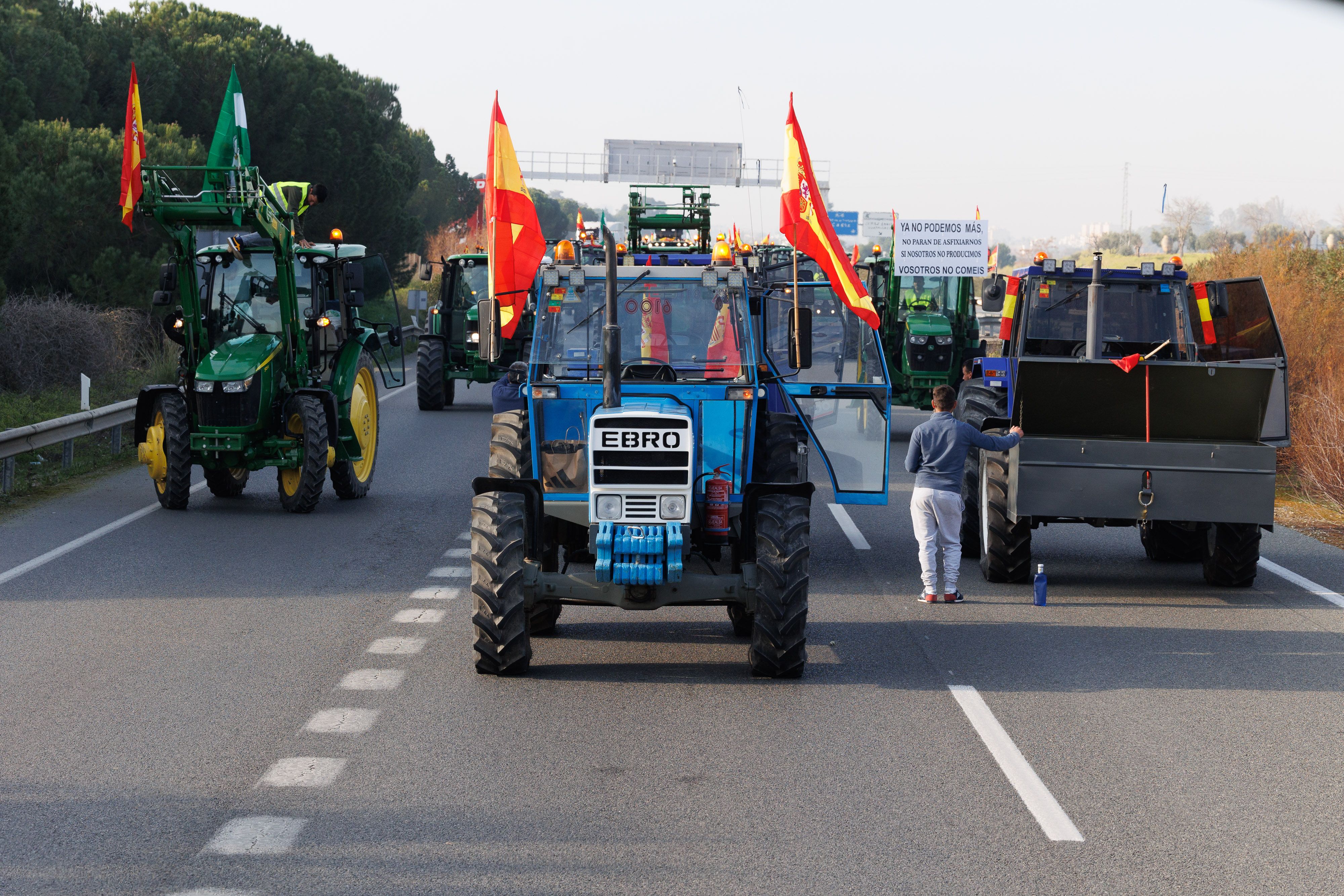 Protesta agricultores en la A-4 