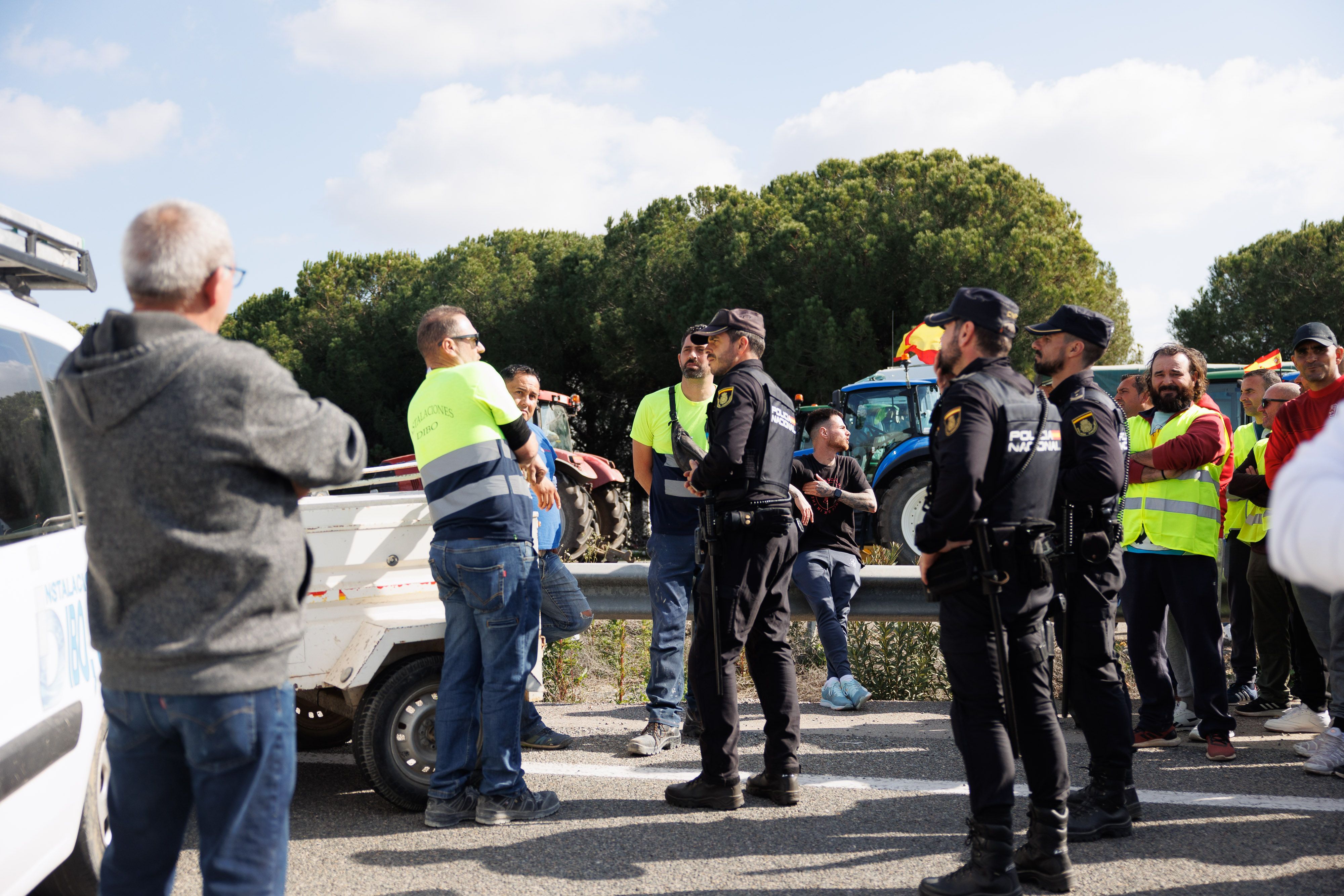 Protesta de agricultores en la A-4, este pasado martes. 