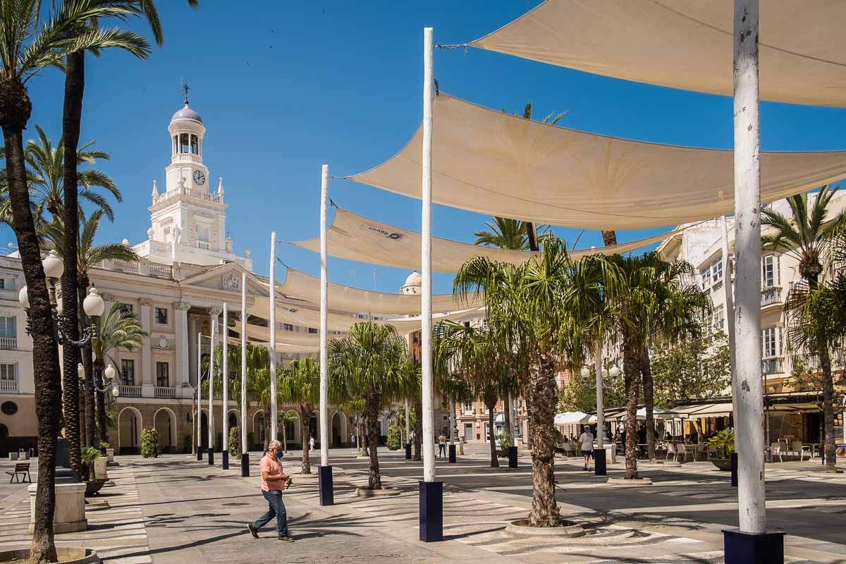 Al fondo, el Ayuntamiento de Cádiz, en una imagen de archivo.