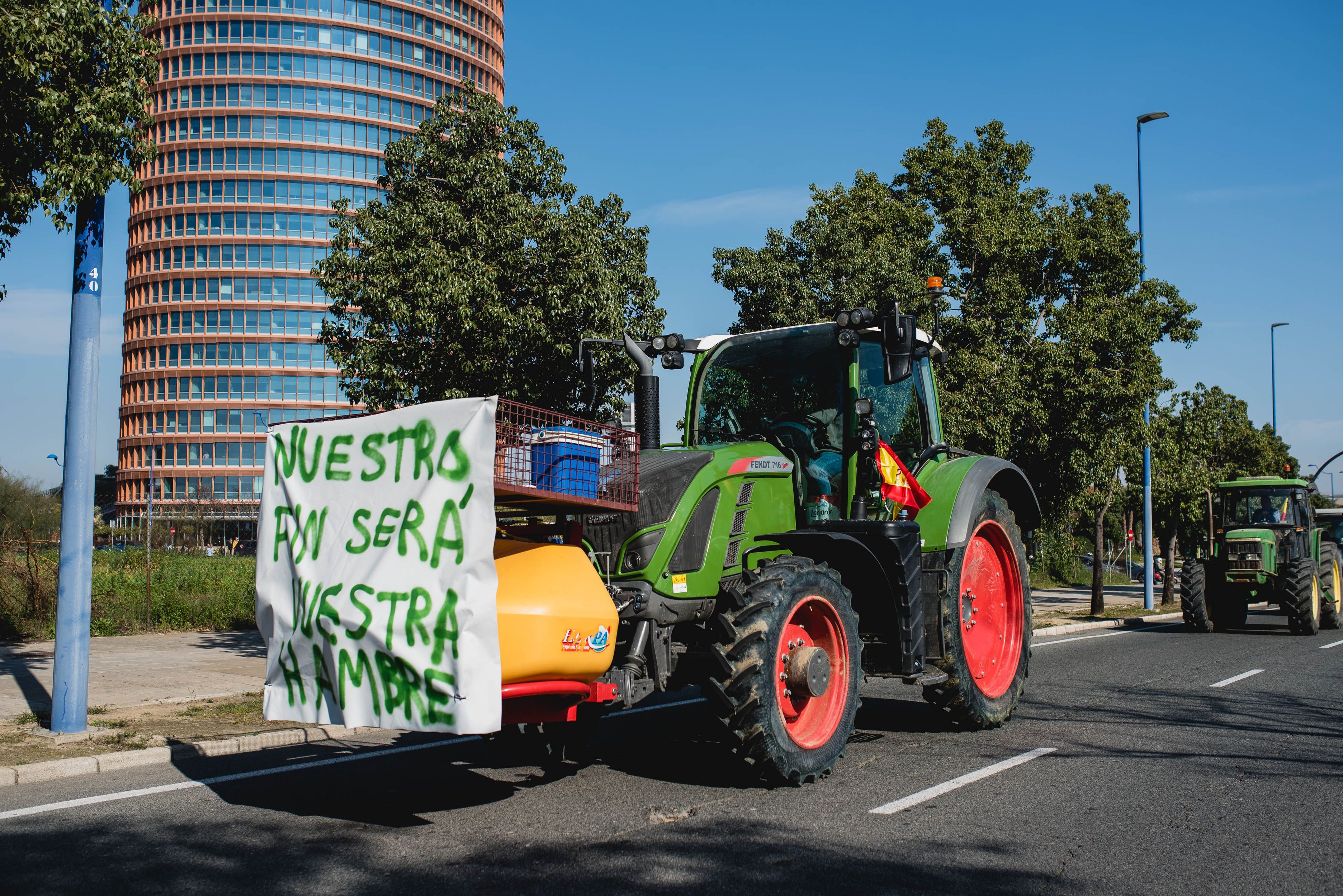 La tractorada en Torre Sevilla.