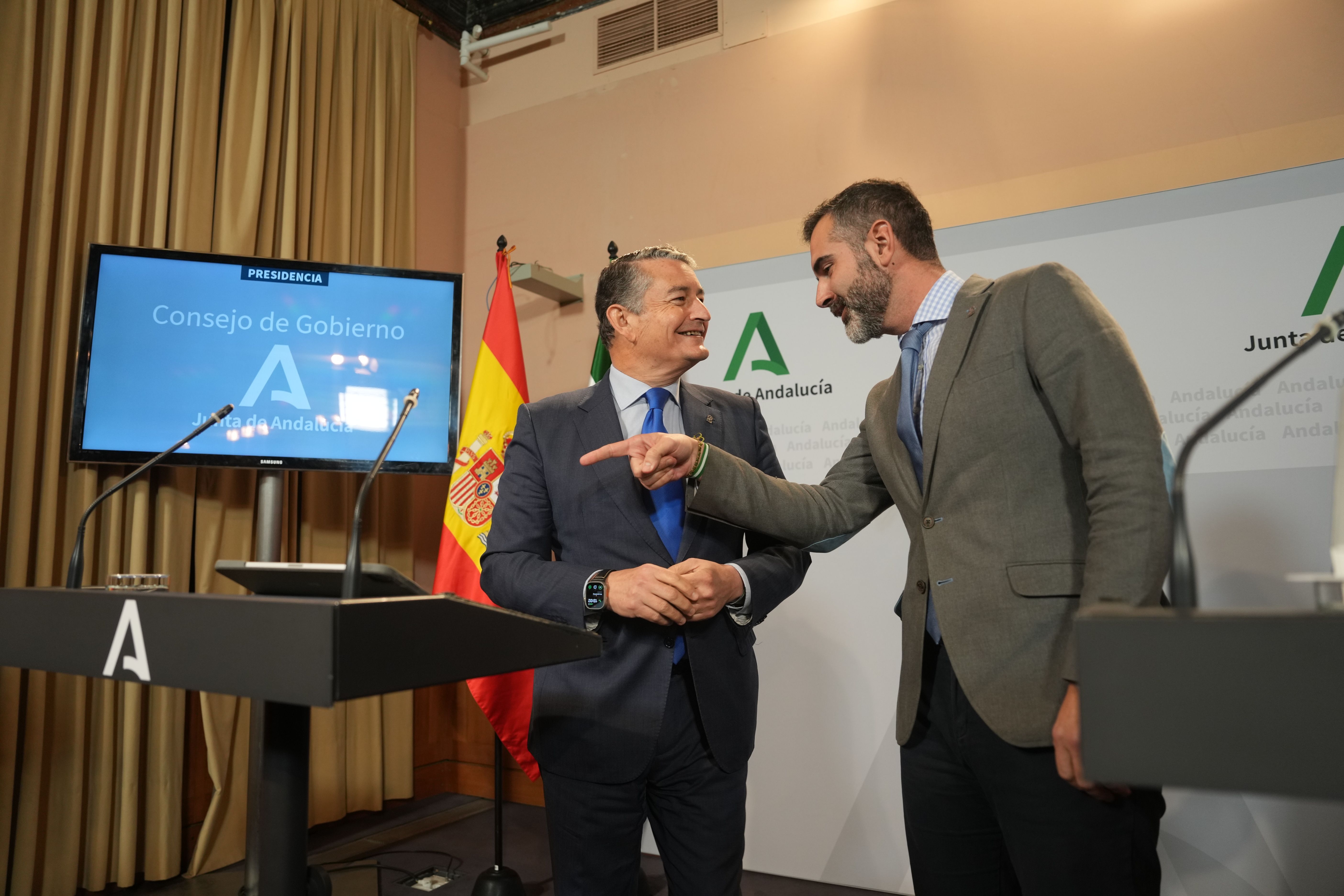 Antonio Sanz y Ramón Fernández-Pacheco, consejeros de la Junta de Andalucía.