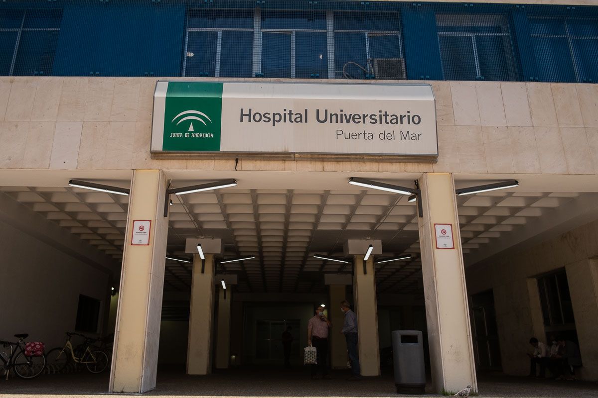 El Hospital Puerta del Mar de Cádiz, en una imagen reciente. FOTO: MANU GARCÍA