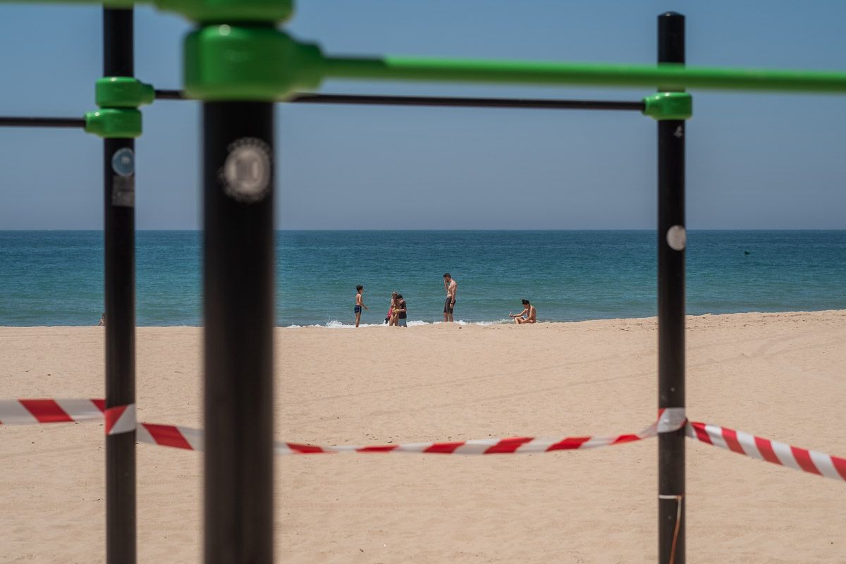 Una playa de Cádiz capital, días atrás. FOTO: MANU GARCÍA