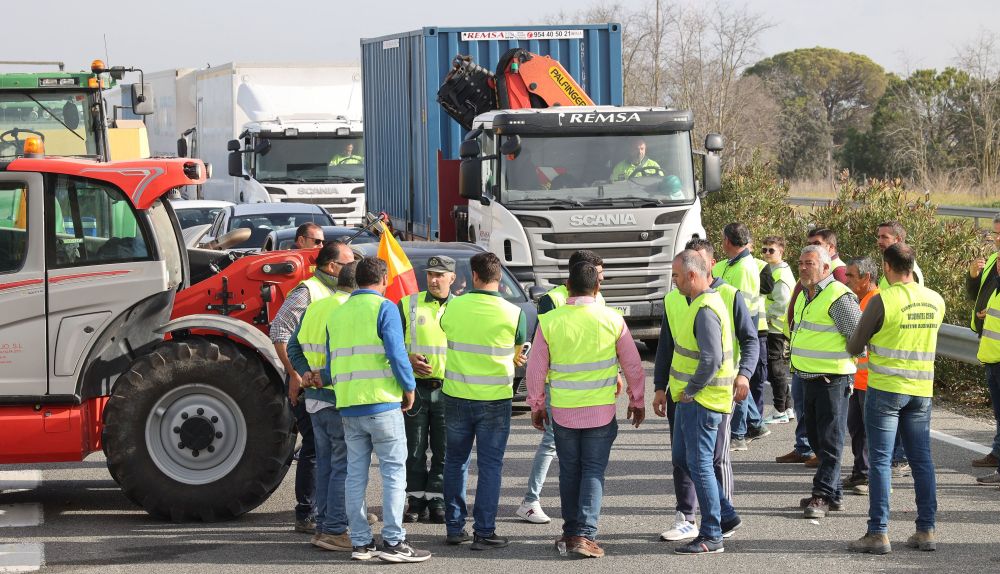 Las protestas de los agricultores este miércoles, en imágenes.