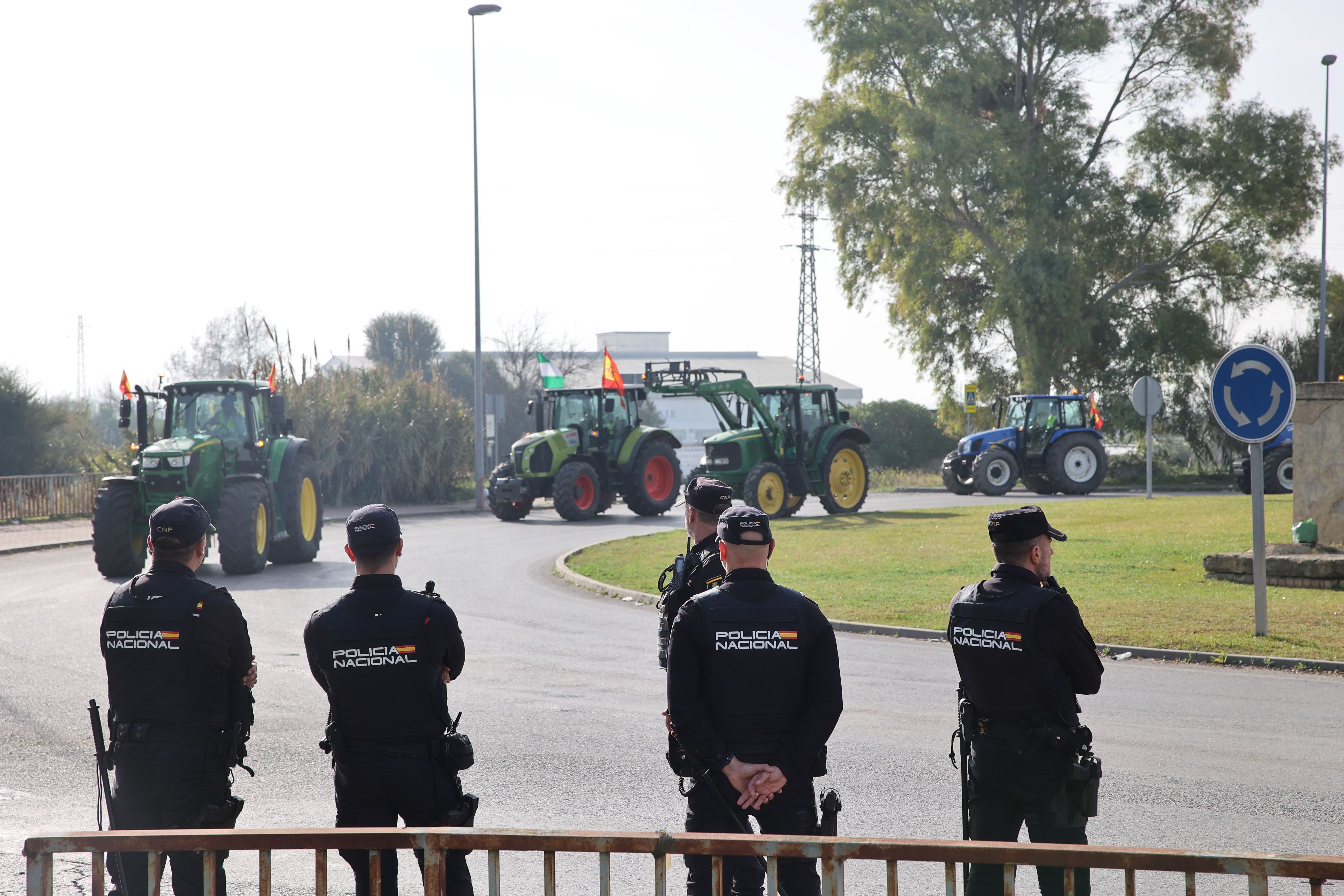 Las protestas de los agricultores van secundadas por los transportistas.