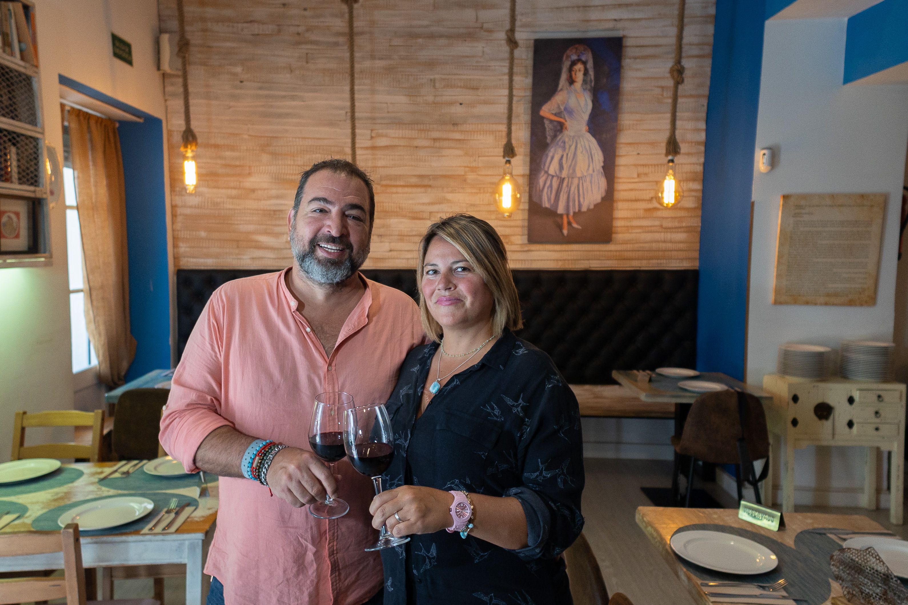 Jose Antonio y Nuria en el restaurante La Micaela, en El Puerto.