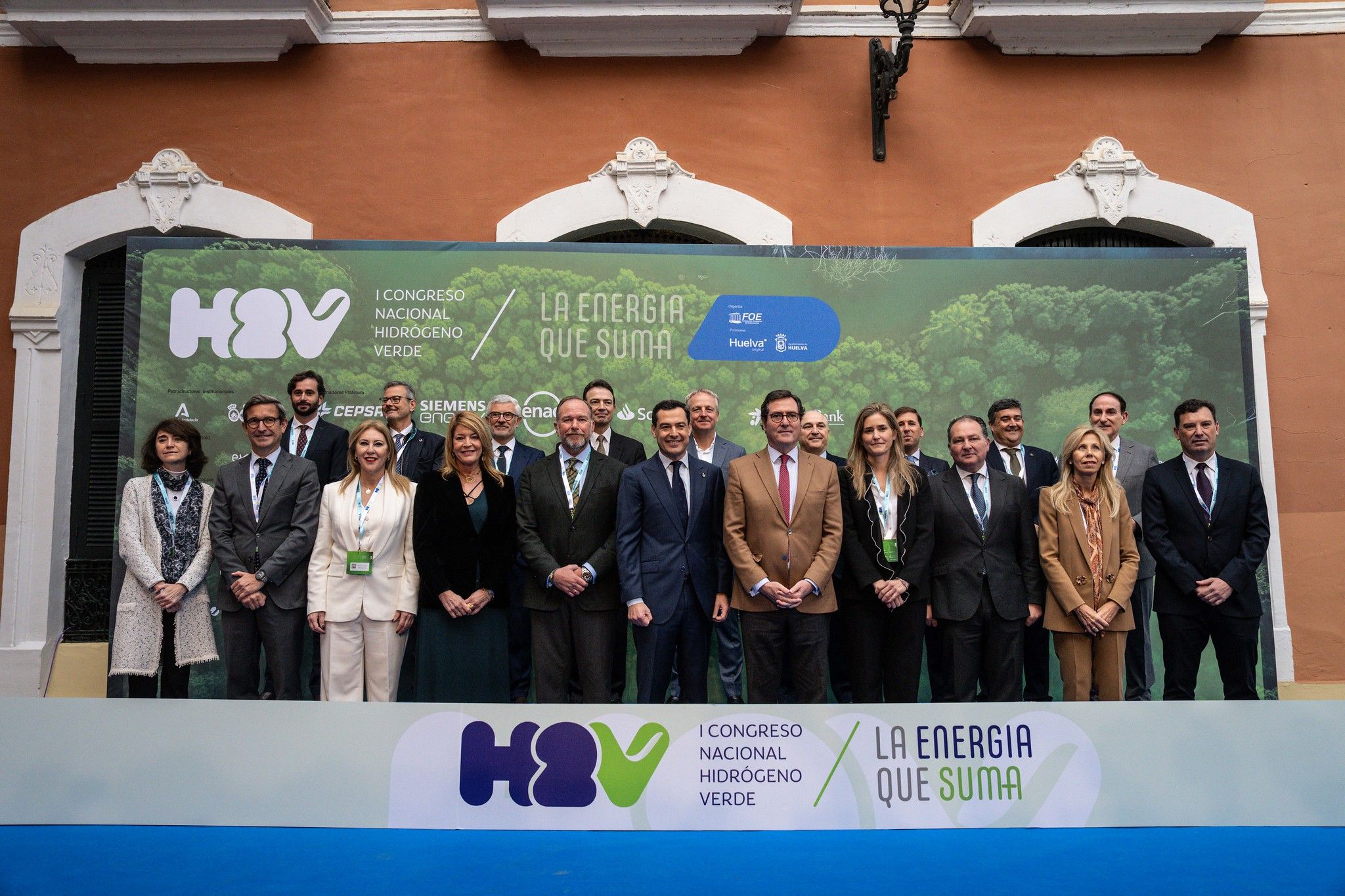 Más de 900 participantes se han dado cita en la jornada inaugural del I Congreso Nacional de Hidrógeno Verde, presidido por Juanma Moreno.