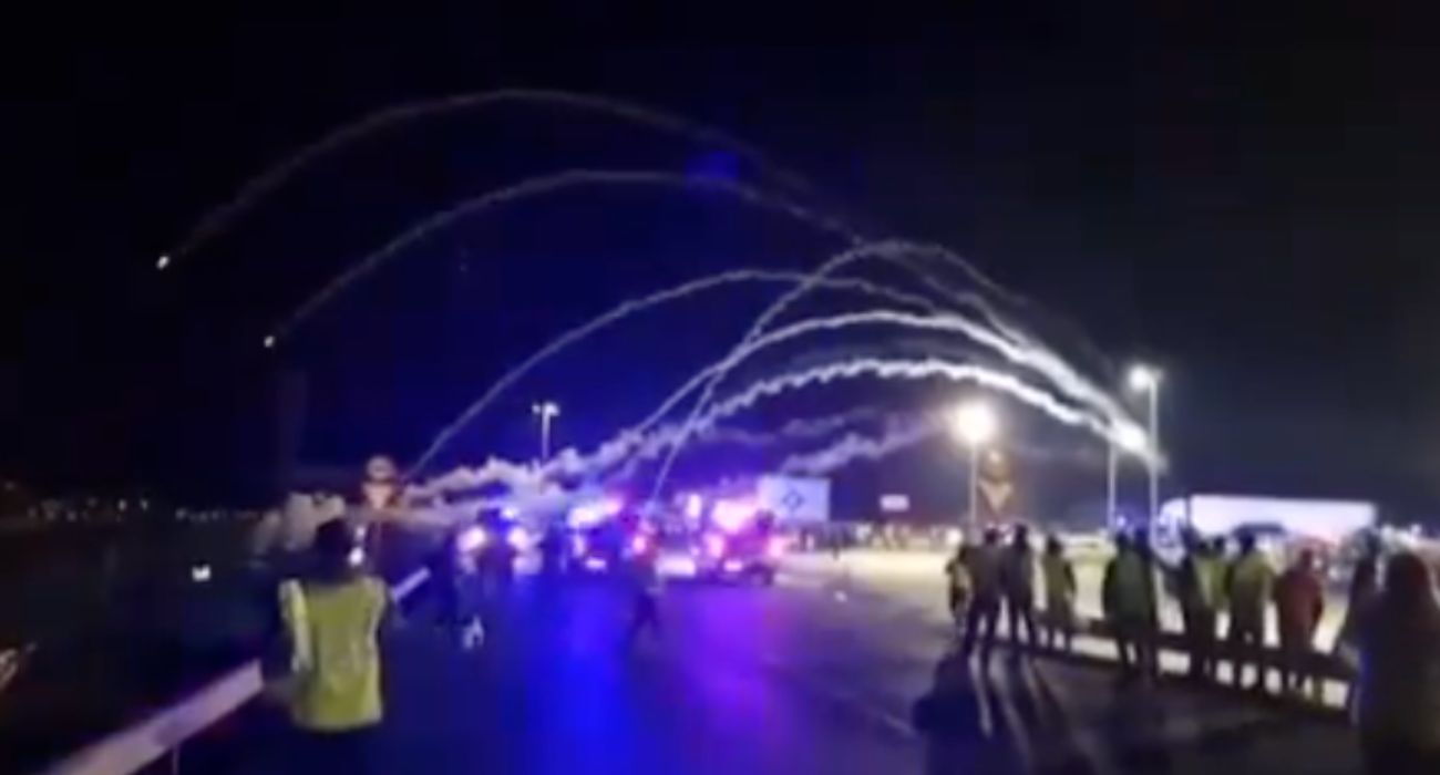 Imagen de la intervención de los antidisturbios contra los agricultores en Antequera.