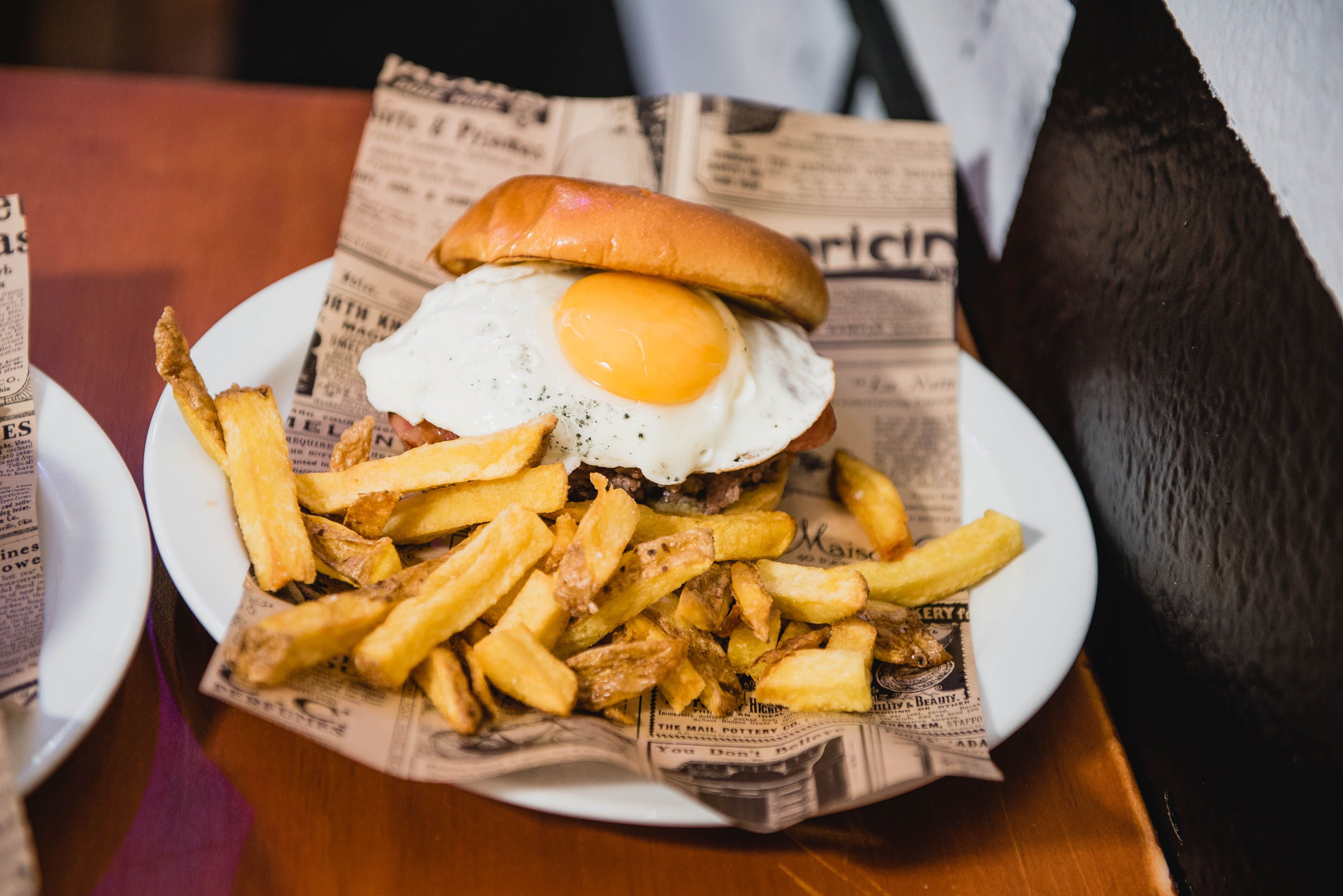 "La Petarda", una de las hamburguesas de Mastika.