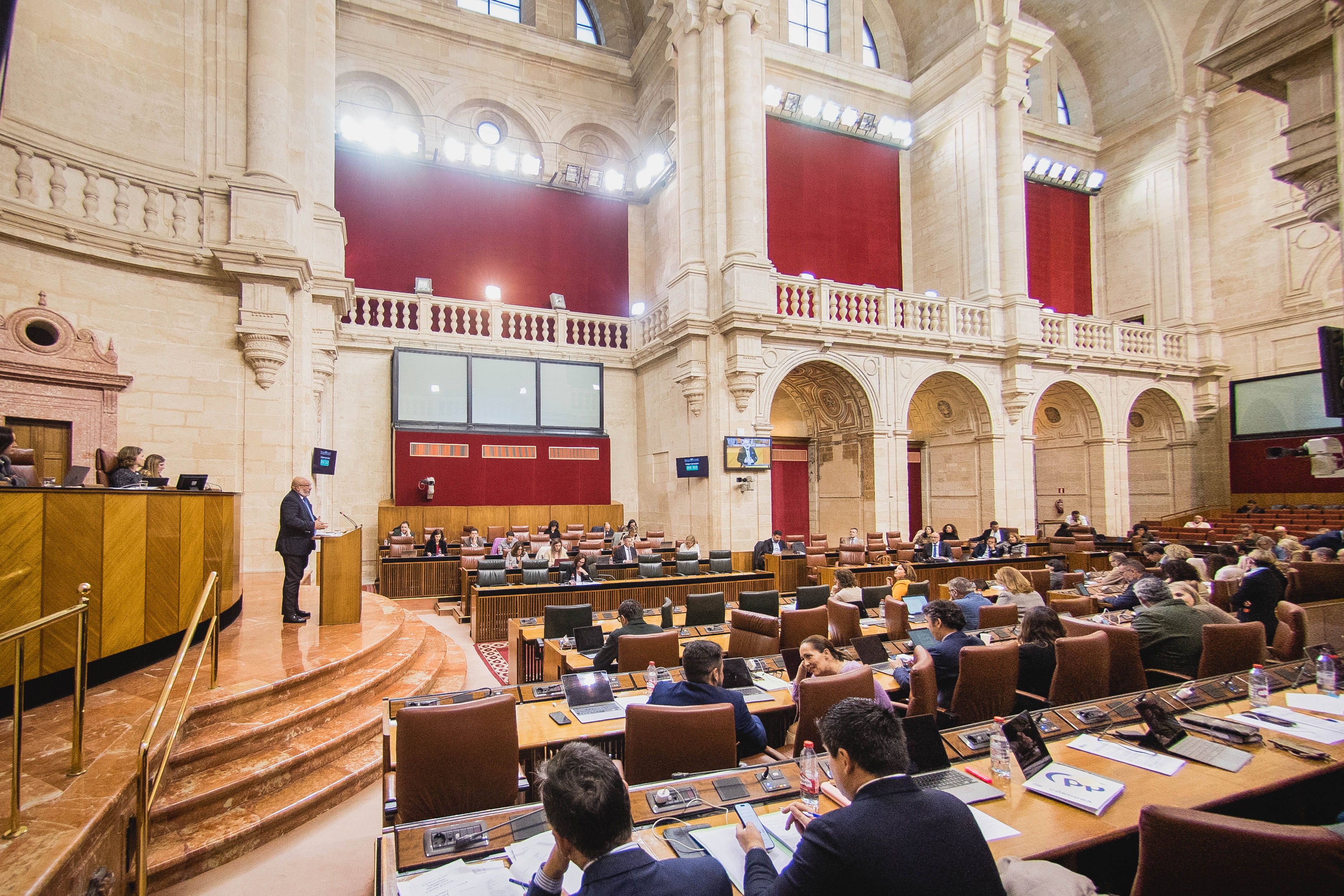 Imagen del Parlamento de Andalucía. El próximo miércoles se debatirá el decreto de simplificación administrativa.