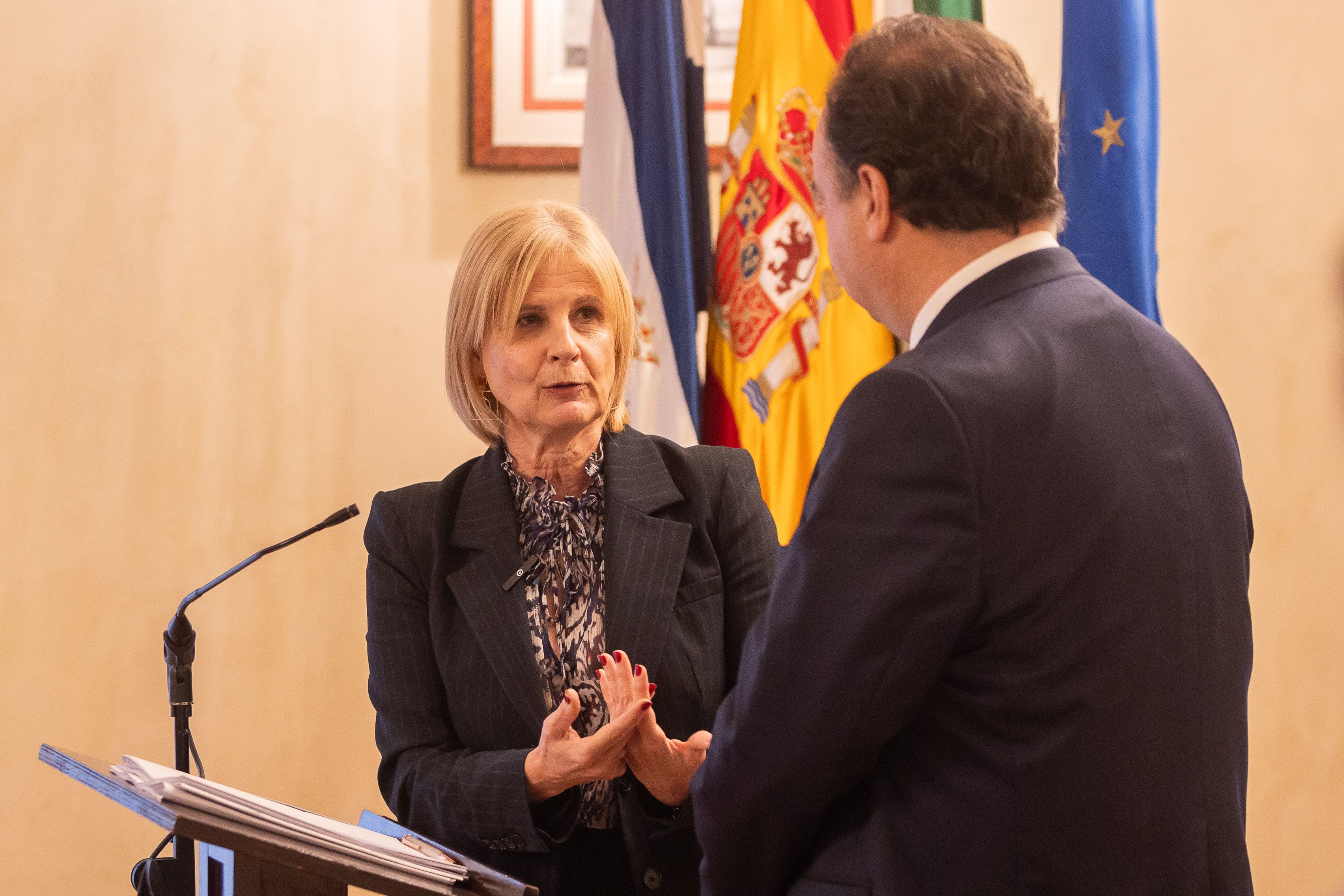 Visita de Casimiro Mantell Serrano, rector de la UCA al Ayuntamiento de Jerez