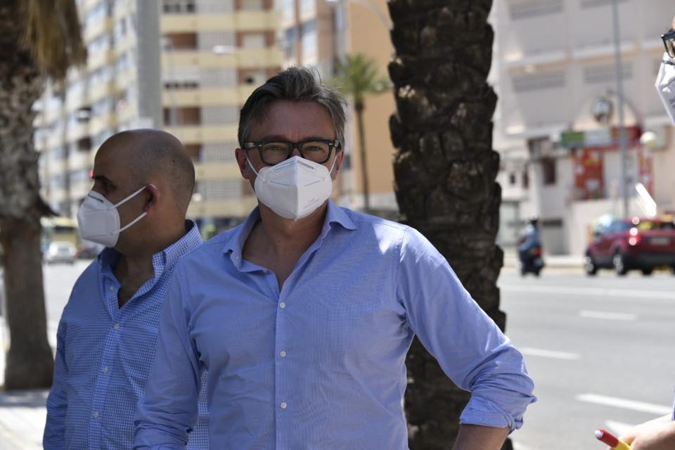 Manuel Gavira, diputado autonómico de Vox, en las protestas contra el Gobierno el pasado mes de mayo.