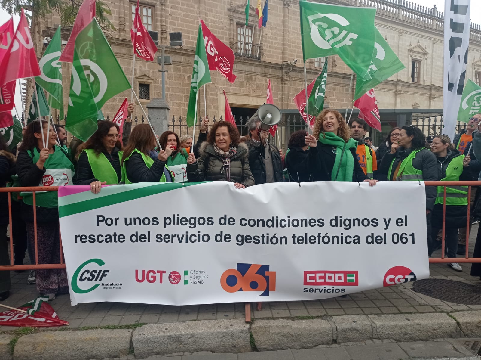 Protesta del 061 en el Parlamento de Andalucía.