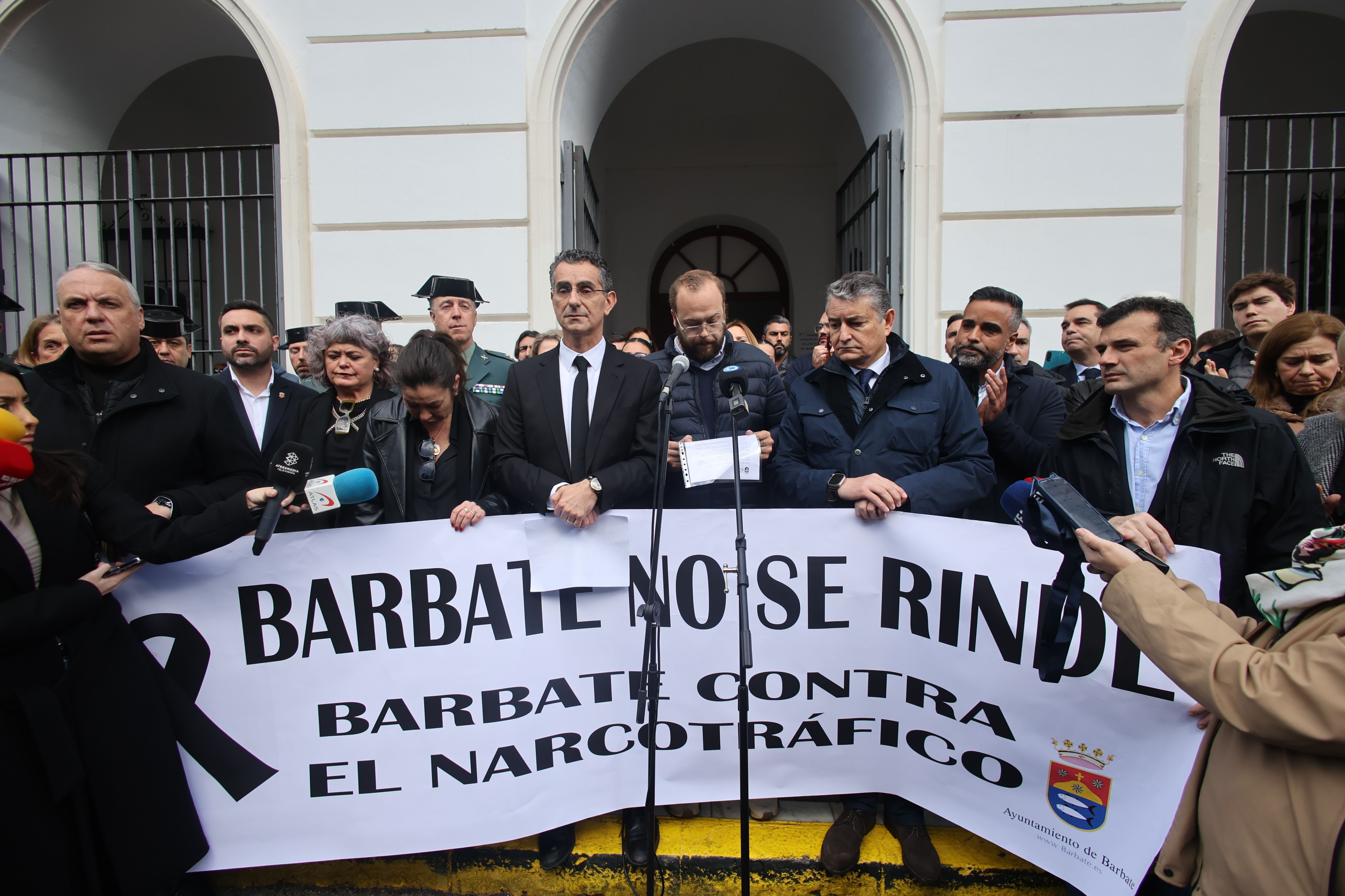 Imagen de una concentración en Barbate, provincia de Cádiz, tras el asesinato de dos guardias civiles.