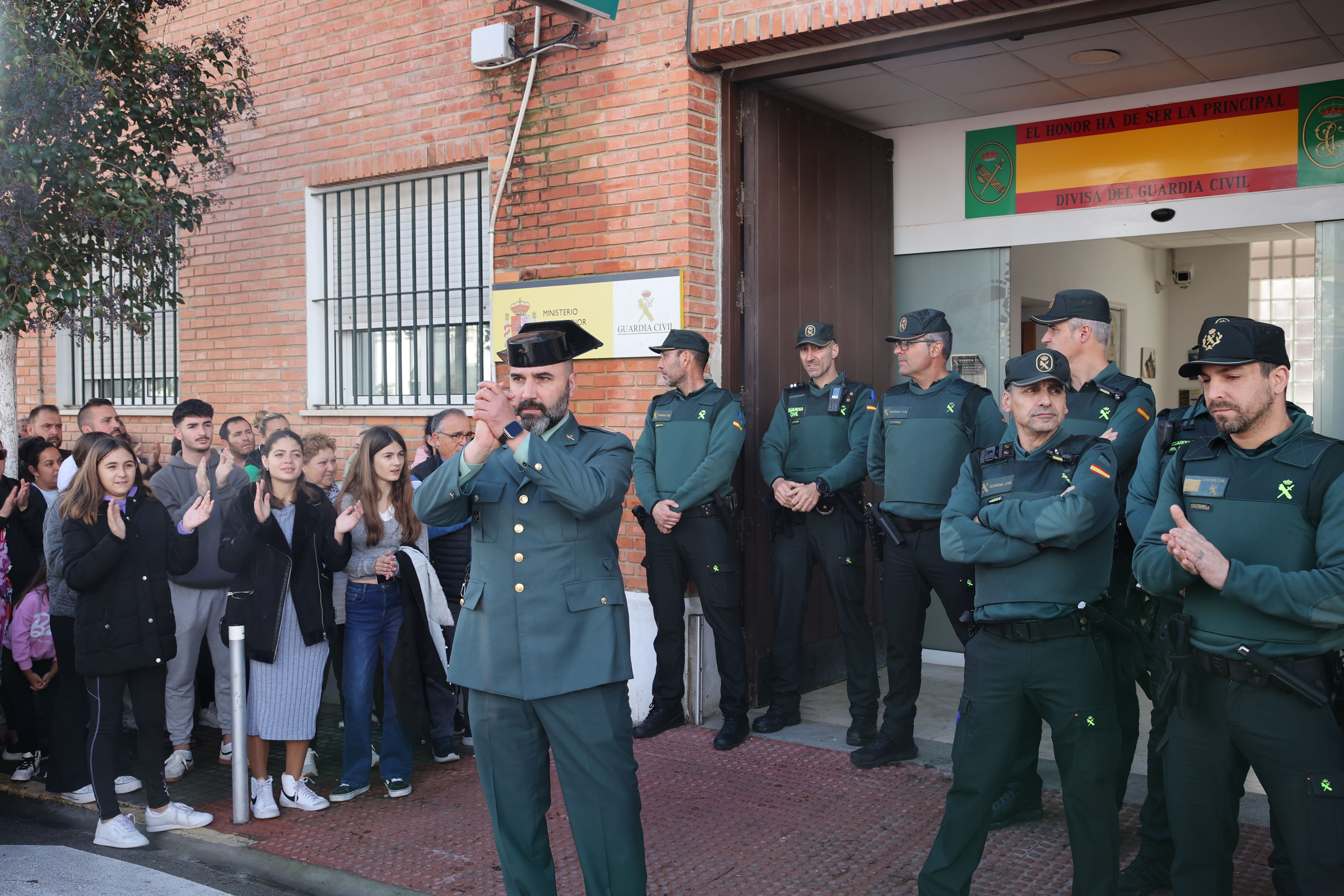 La Guardia Civil agradece el homenaje de Barbate.