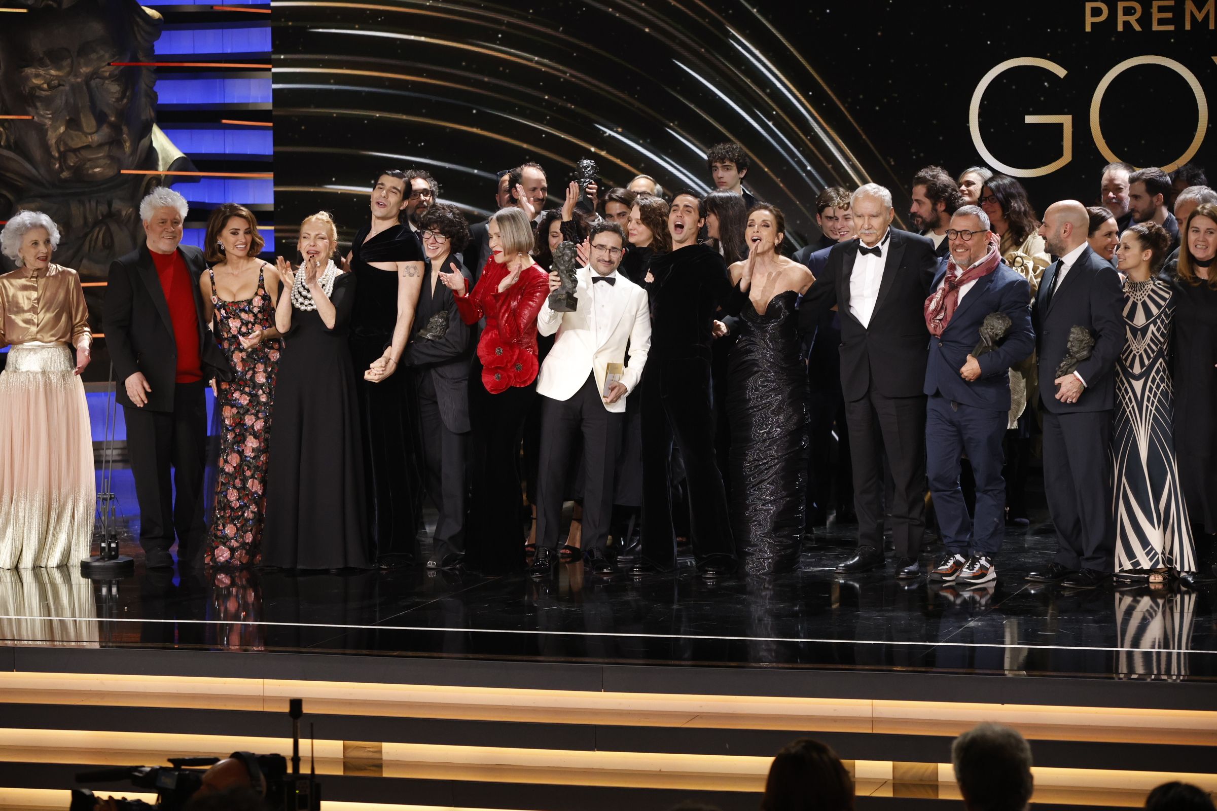 Todos los premiados en una gala donde arrasó 'La sociedad de la nieve'.