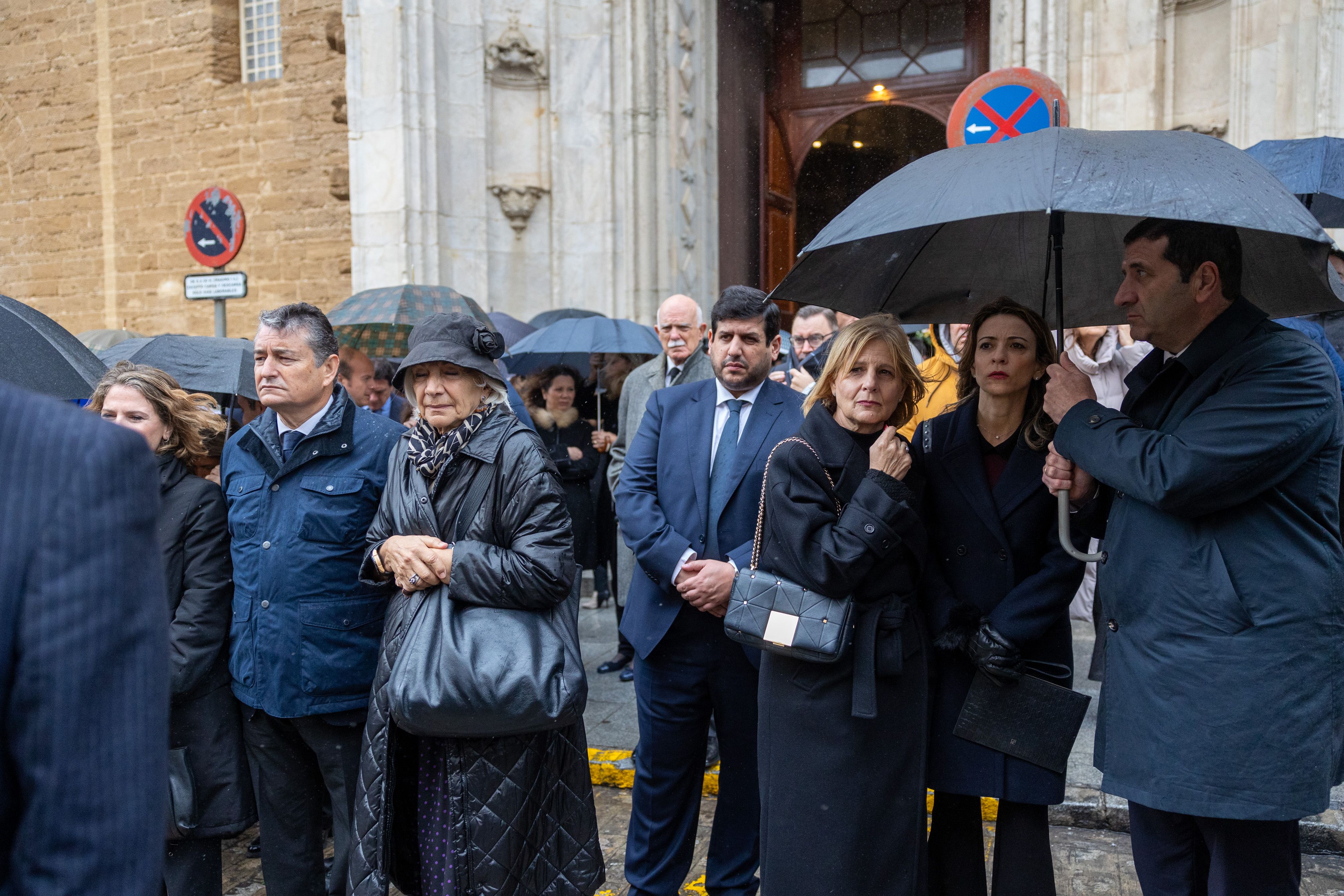 funeral en la Catedral de Cádiz de Miguel Ángel, guardia civil fallecido en Barbate