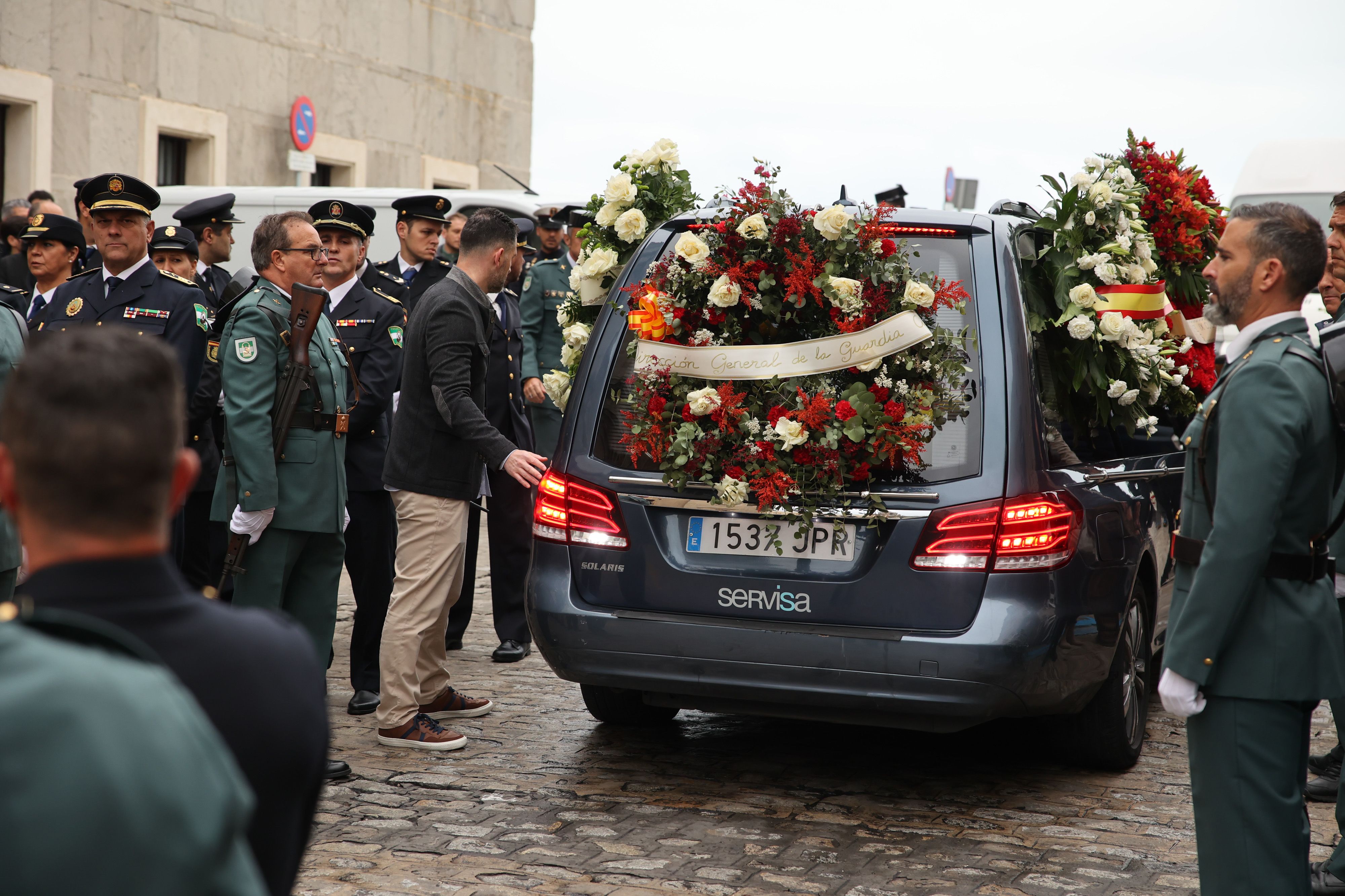 Funeral en Cádiz por Miguel Ángel, uno de los dos guardias civiles asesinados en Barbate.