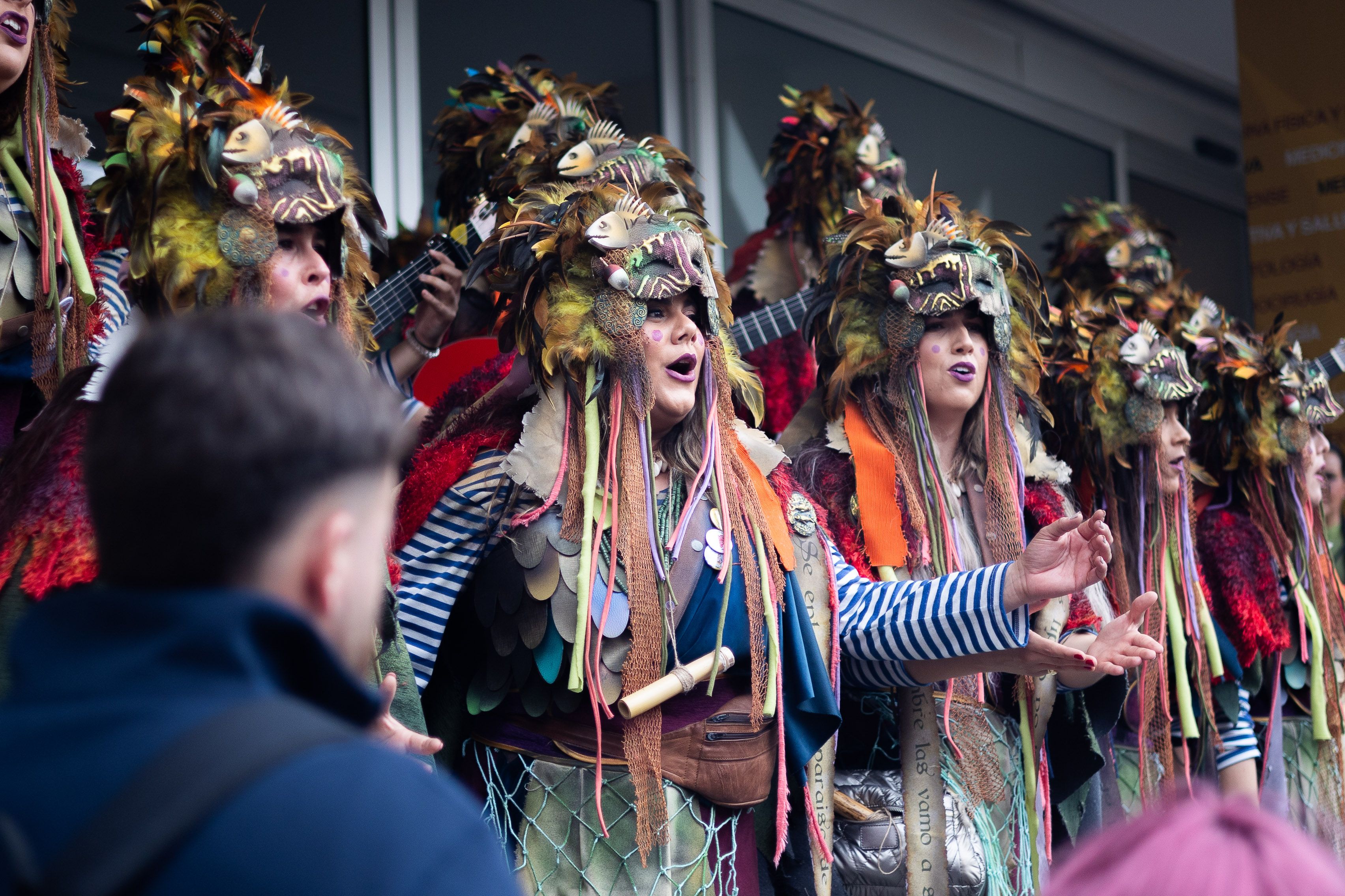 El lunes de carnaval en Cádiz, marcado por la lluvia, en imágenes.