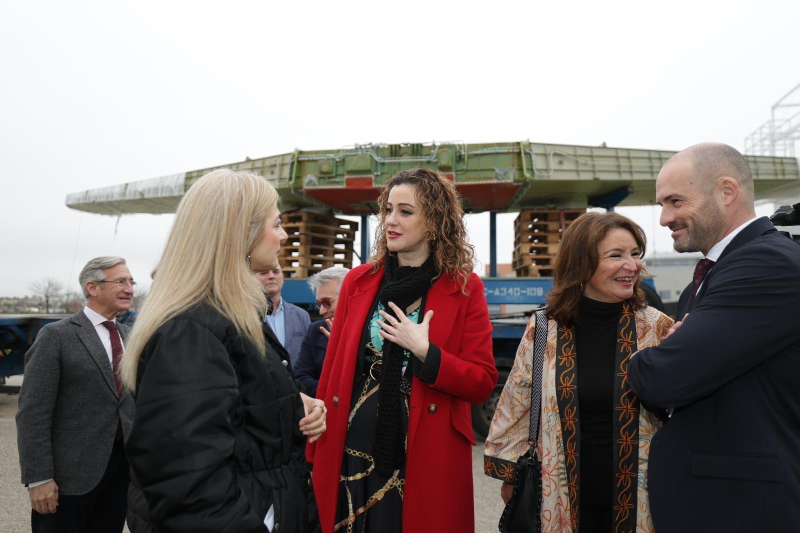 La visita al futuro centro de FP, con la consejera de Educación, Patricia del Pozo, y la teniente de alcalde, Raquel Vega.