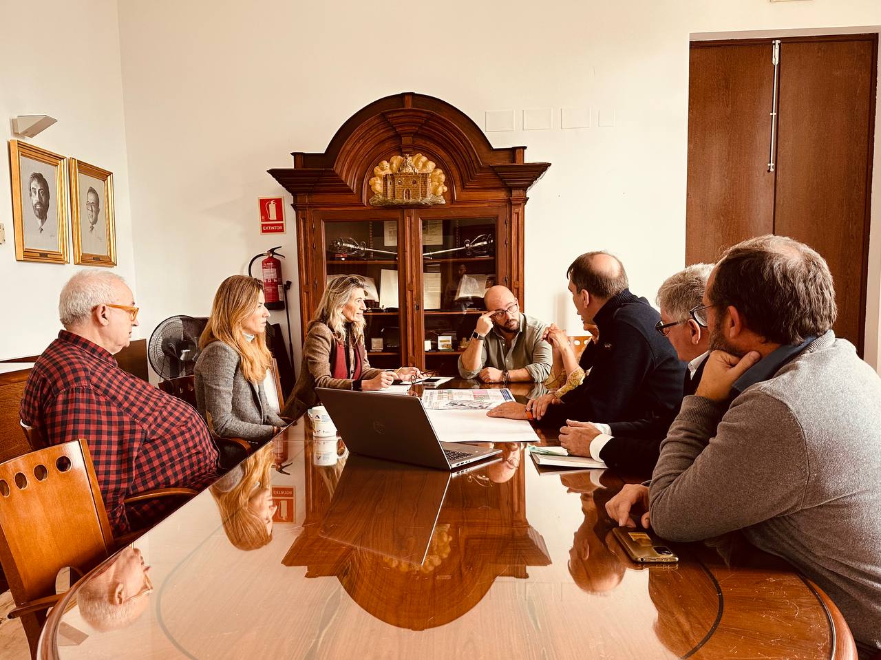 Reunión sobre la nueva Comisaría de Policía Nacional.