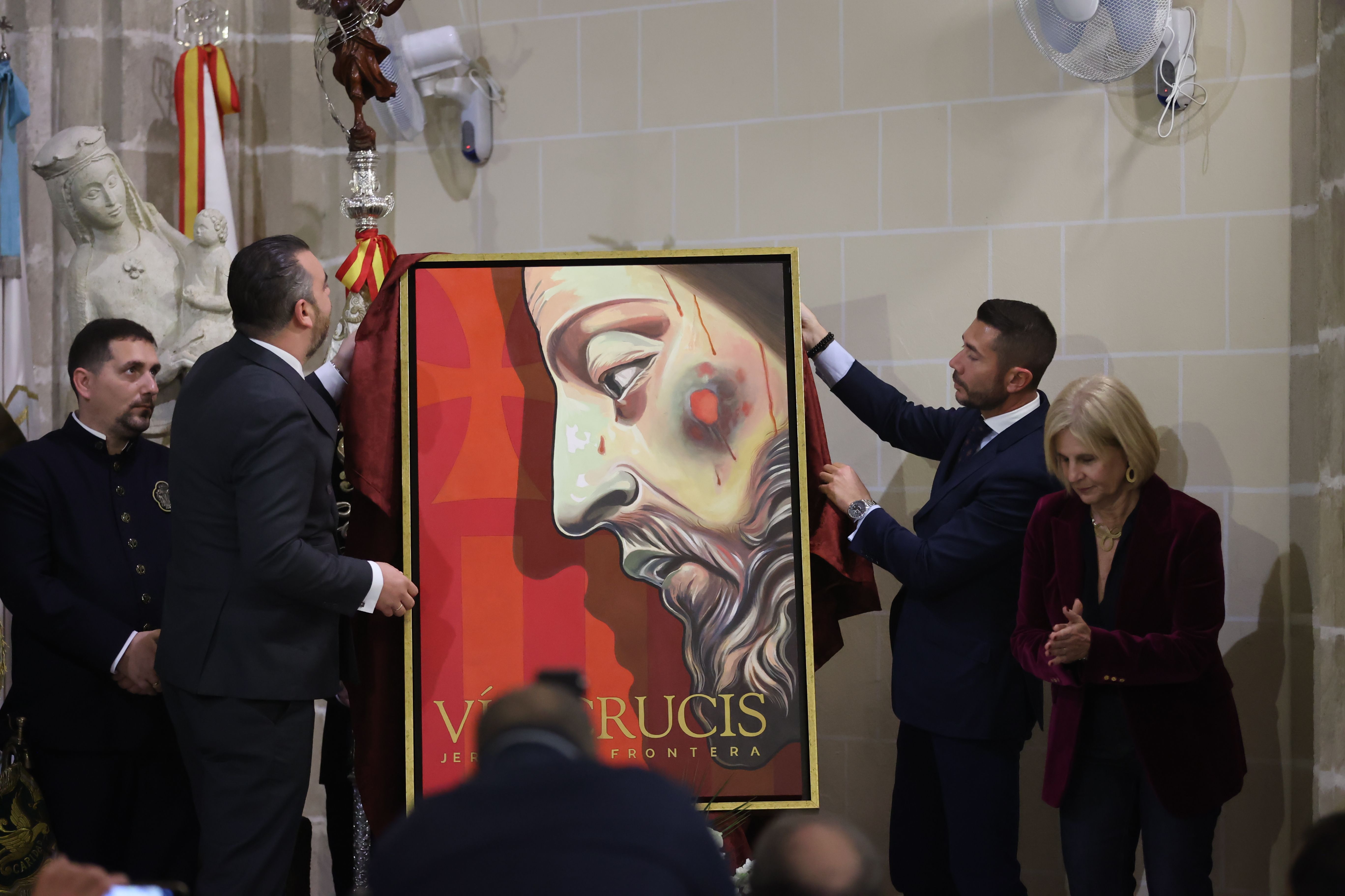 Instante en el que se presentó el cartel del Via Crucis.